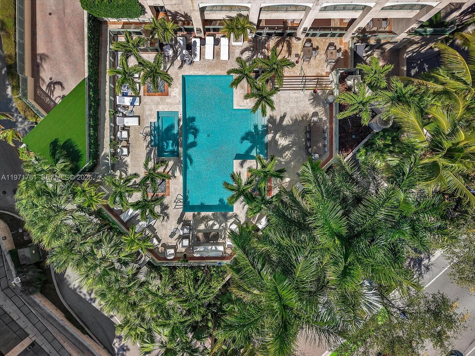 3400 SW 27th Ave # 602, Miami FL 33133 — 34