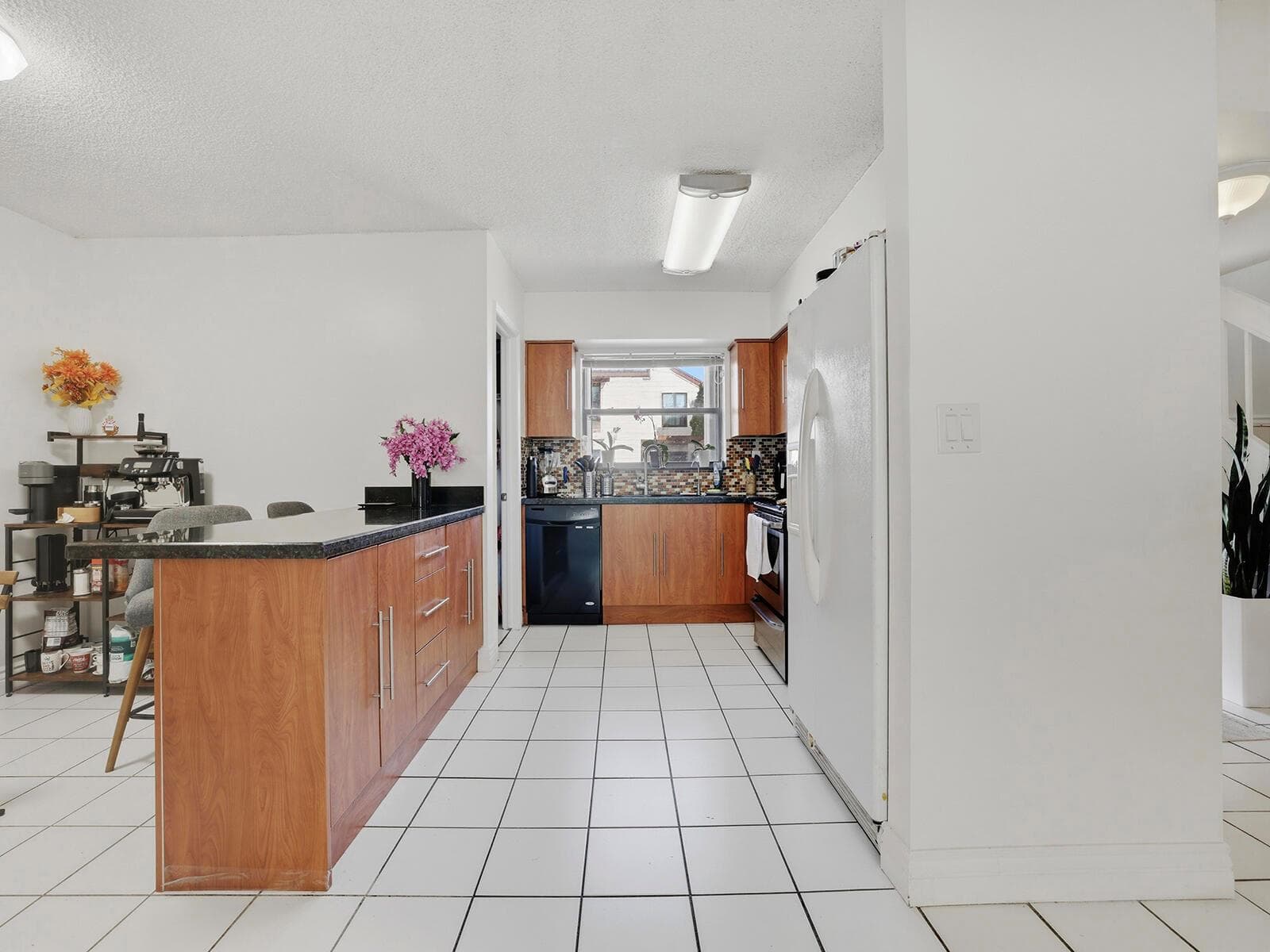 9702 NW 5th Lane # 9702, Miami FL 33172 — 6