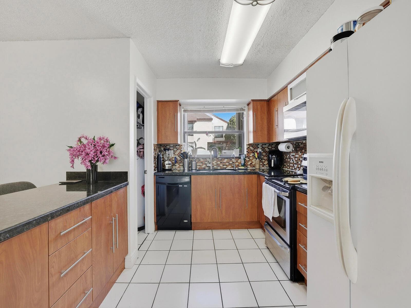 9702 NW 5th Lane # 9702, Miami FL 33172 — 7