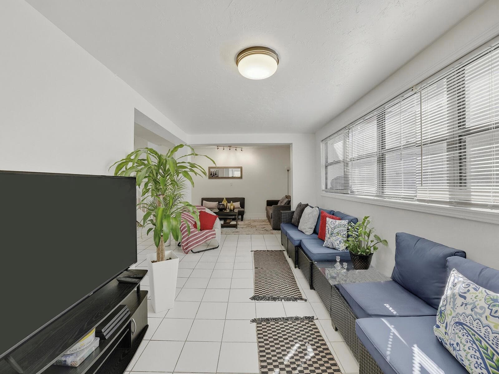 9702 NW 5th Lane # 9702, Miami FL 33172 — 4