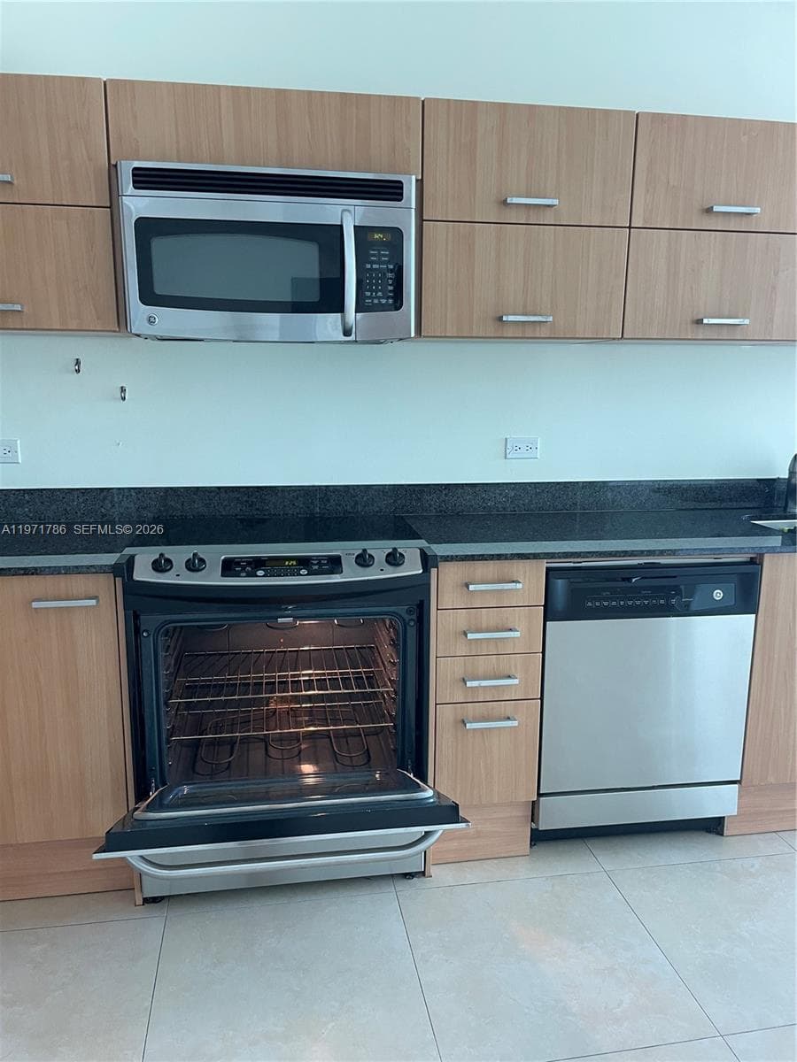 350 S Miami Ave # 3108, Miami FL 33130 — 23