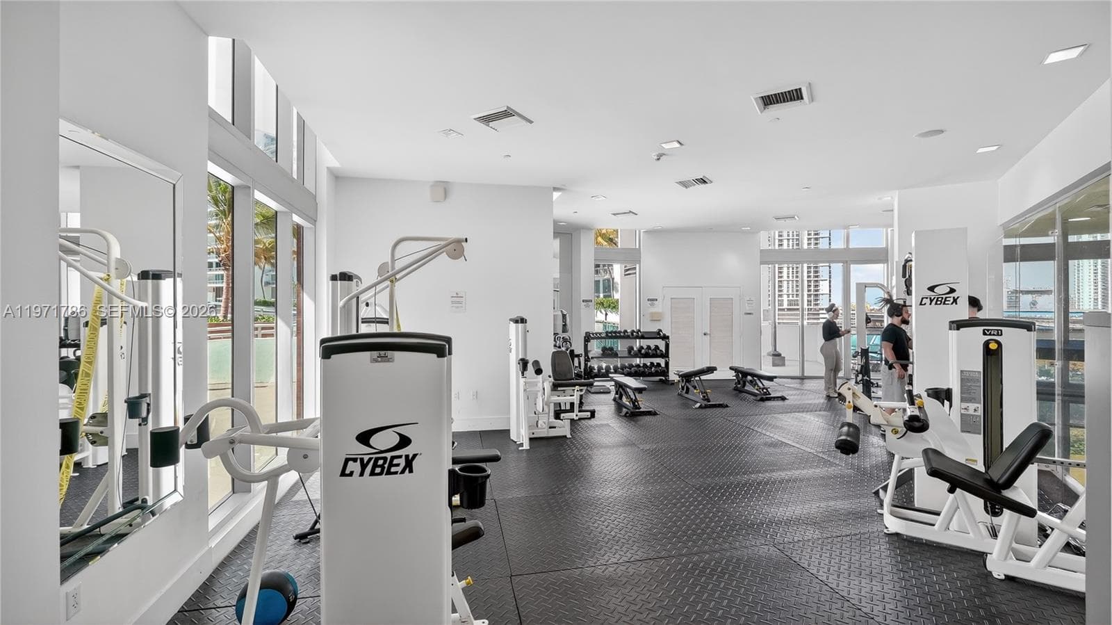 350 S Miami Ave # 3108, Miami FL 33130 — 36