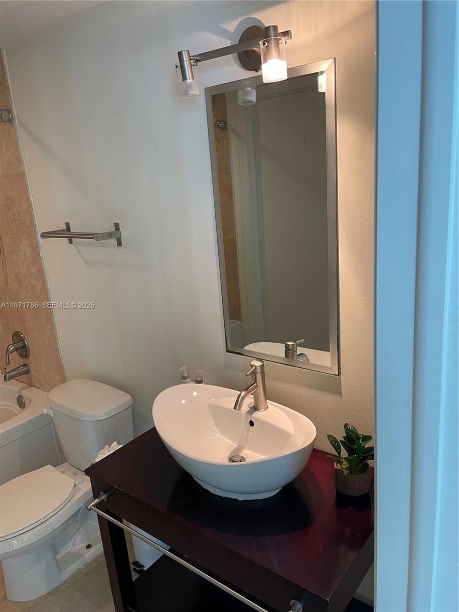 350 S Miami Ave # 3108, Miami FL 33130 — 24