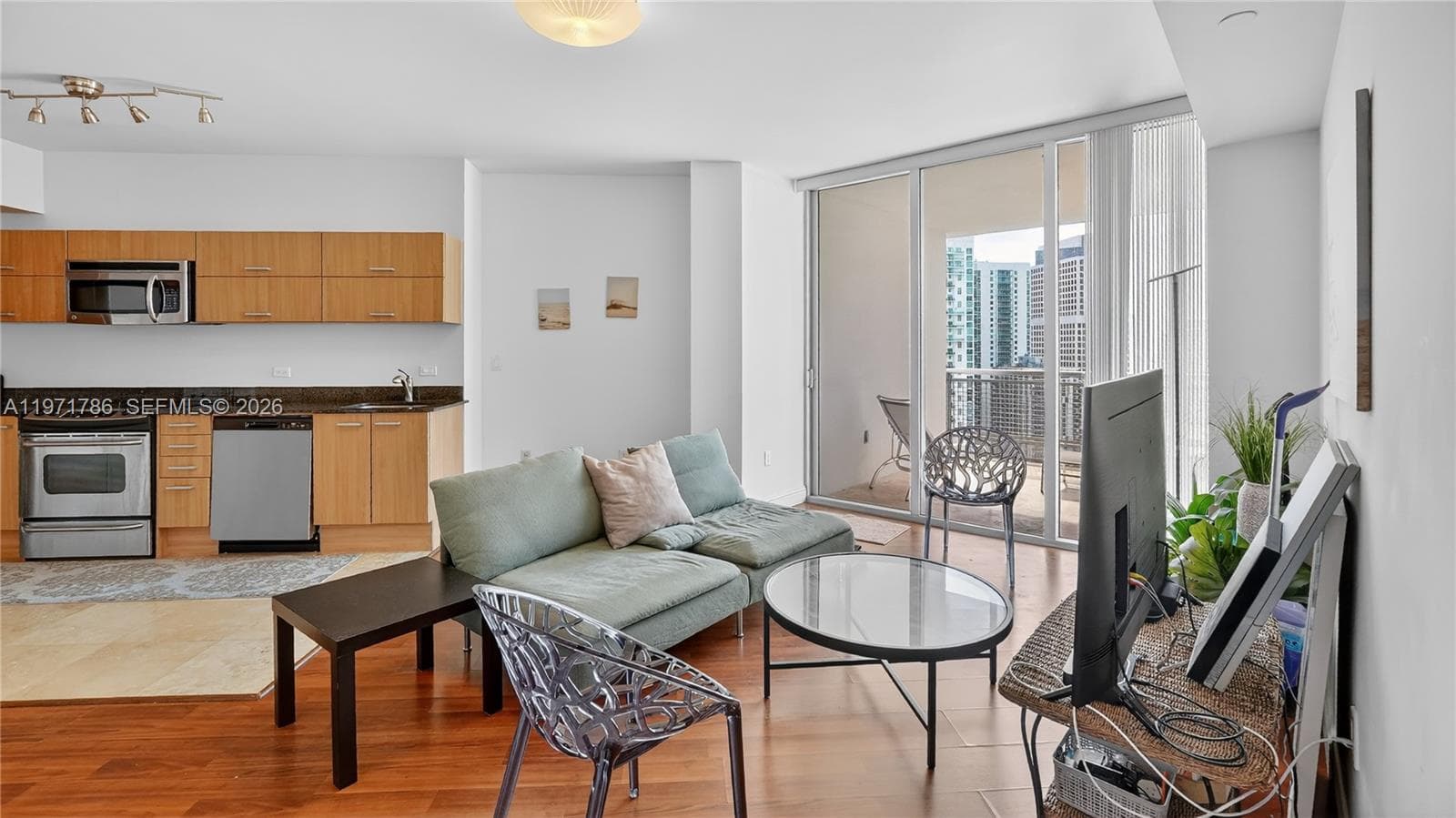 350 S Miami Ave # 3108, Miami FL 33130 — 65