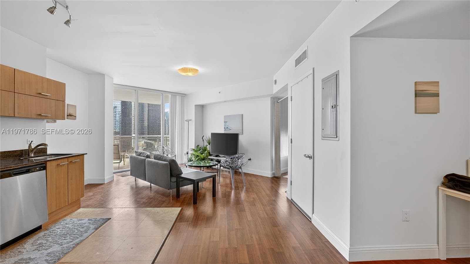 350 S Miami Ave # 3108, Miami FL 33130 — 33