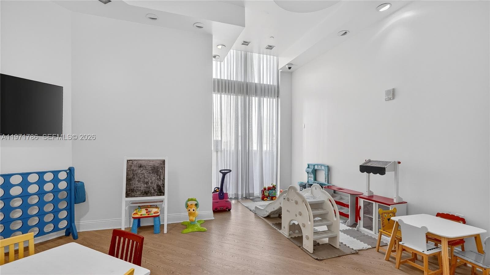 350 S Miami Ave # 3108, Miami FL 33130 — 60