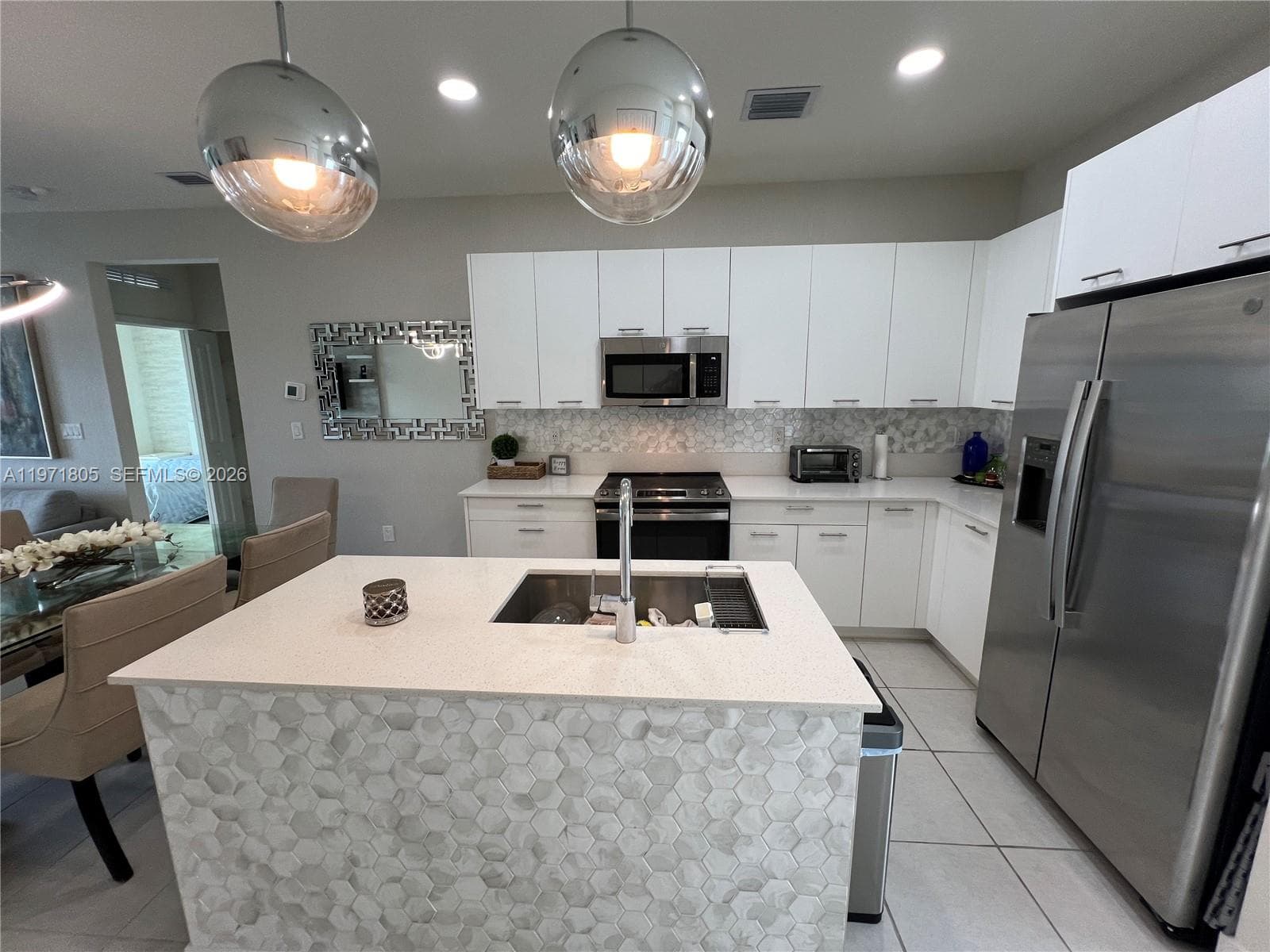 8001 NW 41ST ST # 406, Doral FL 33166 — 7