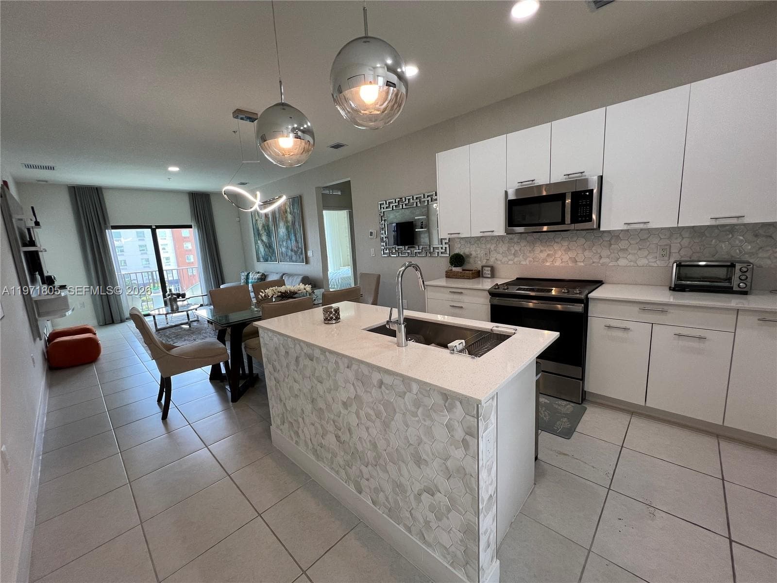 8001 NW 41ST ST # 406, Doral FL 33166 — 1