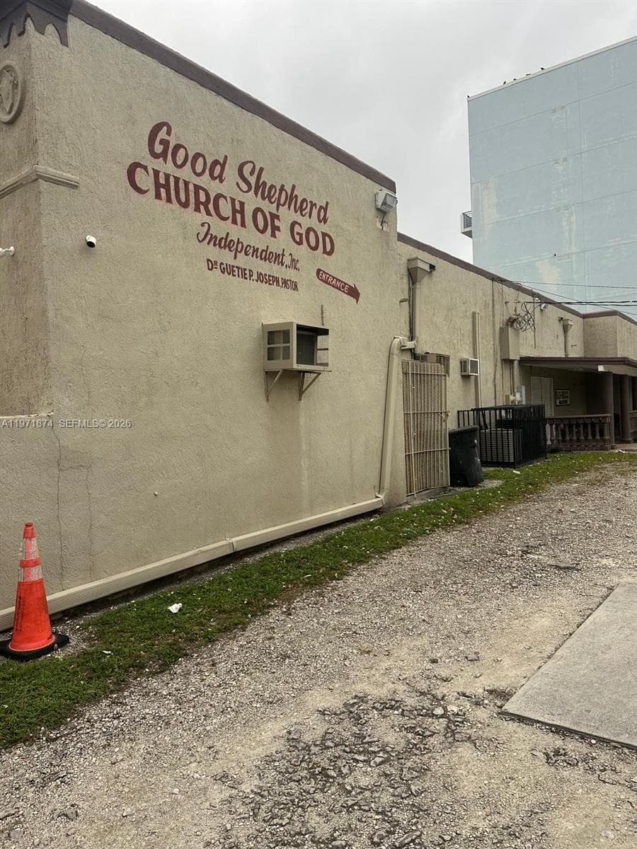 5301 NW 17th Ave, Miami FL 33142 — 1