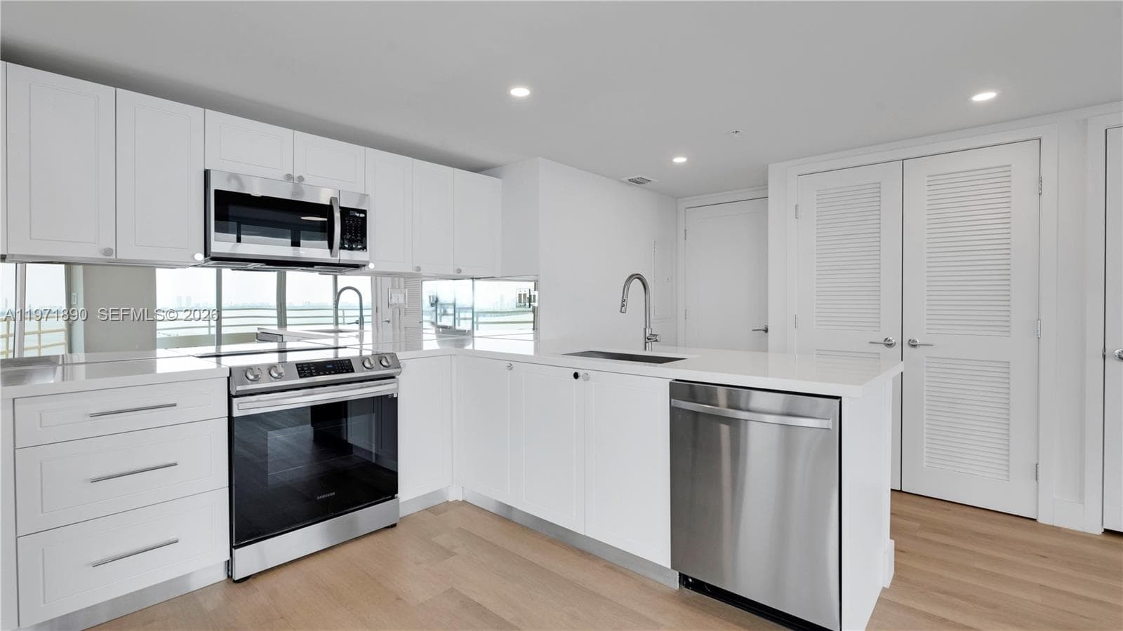 555 NE 34th St # 201, Miami FL 33137 — 16
