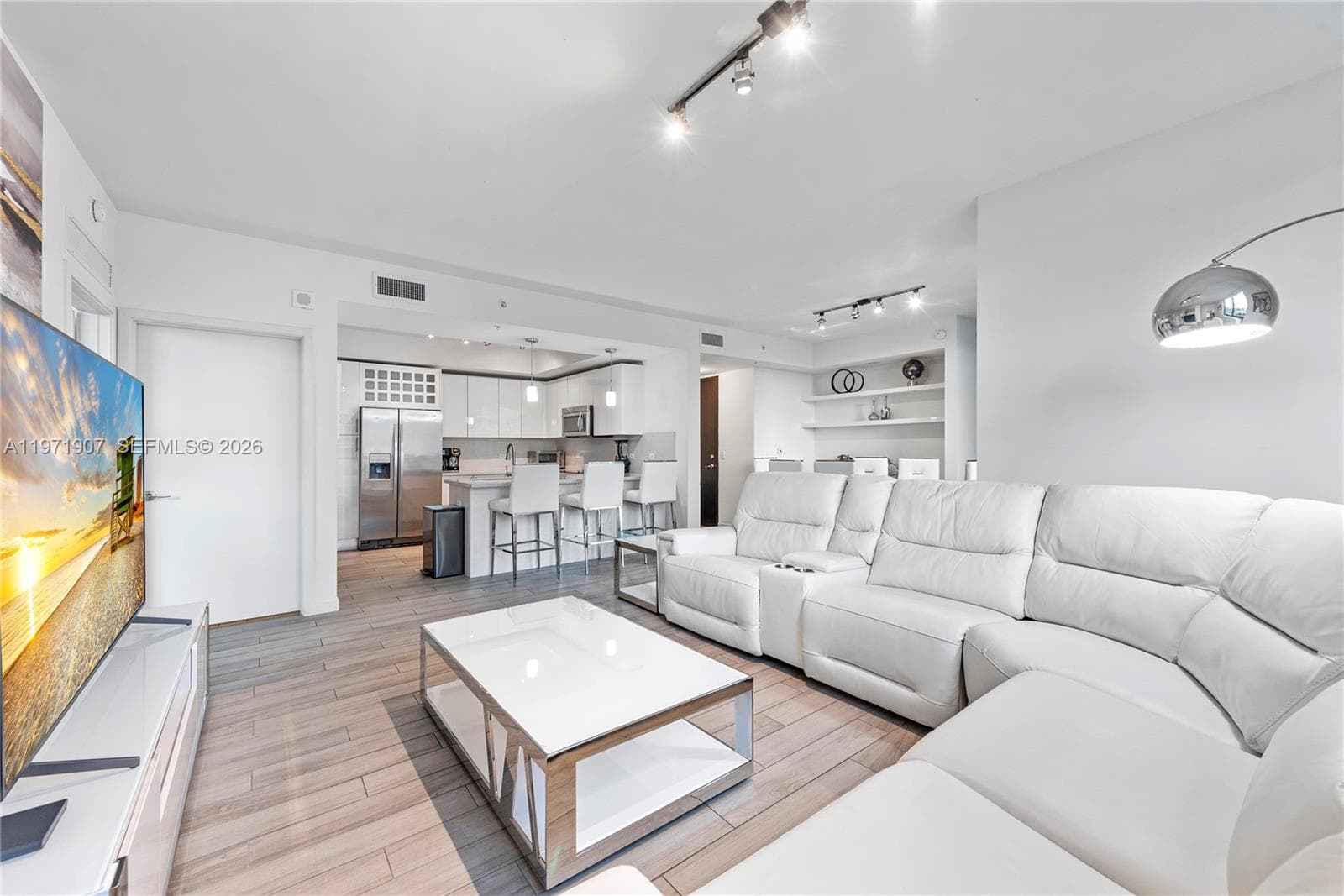 999 SW 1st Ave # 2204, Miami FL 33130 — 7