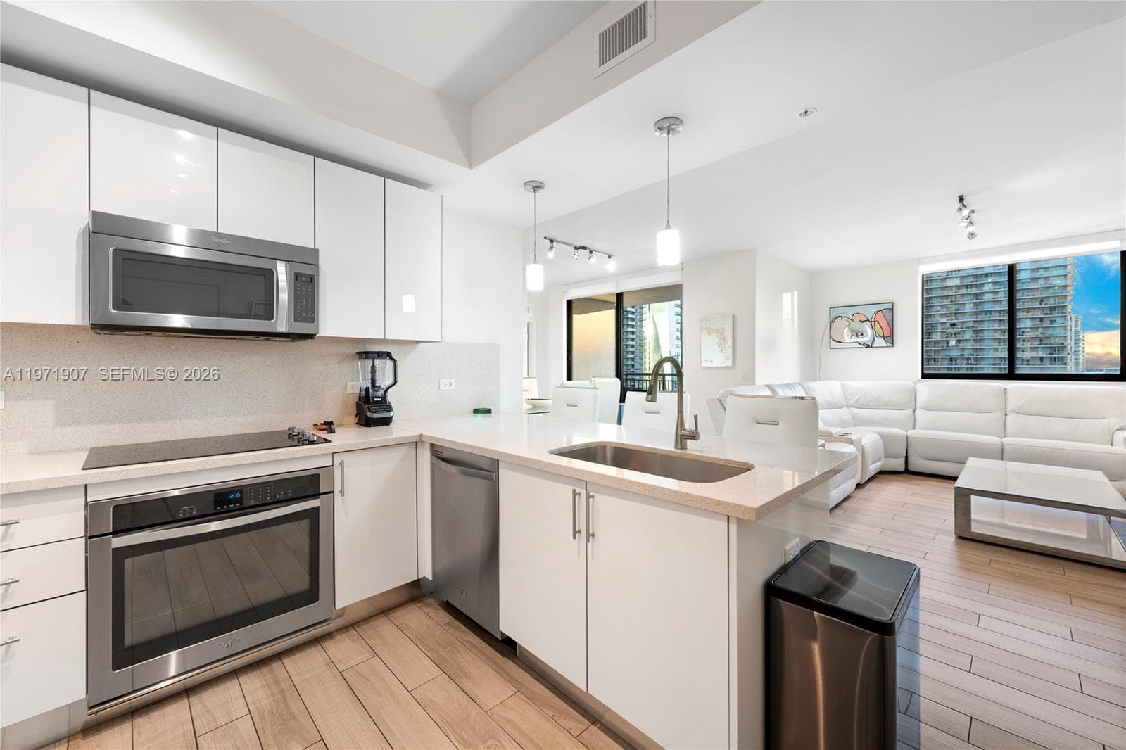 999 SW 1st Ave # 2204, Miami FL 33130 — 3
