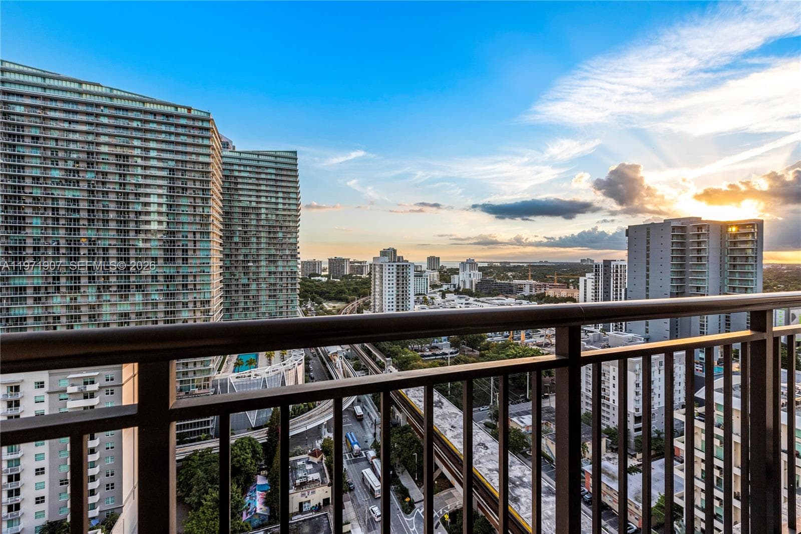 999 SW 1st Ave # 2204, Miami FL 33130 — 32