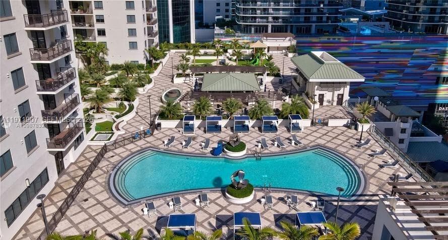999 SW 1st Ave # 2204, Miami FL 33130 — 30