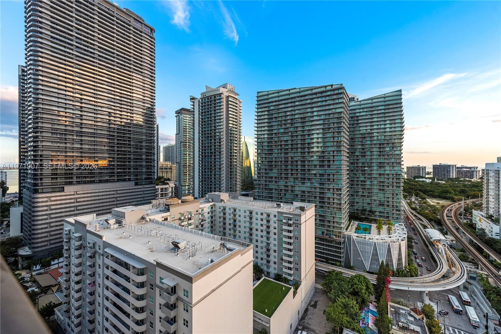 999 SW 1st Ave # 2204, Miami FL 33130 — 33