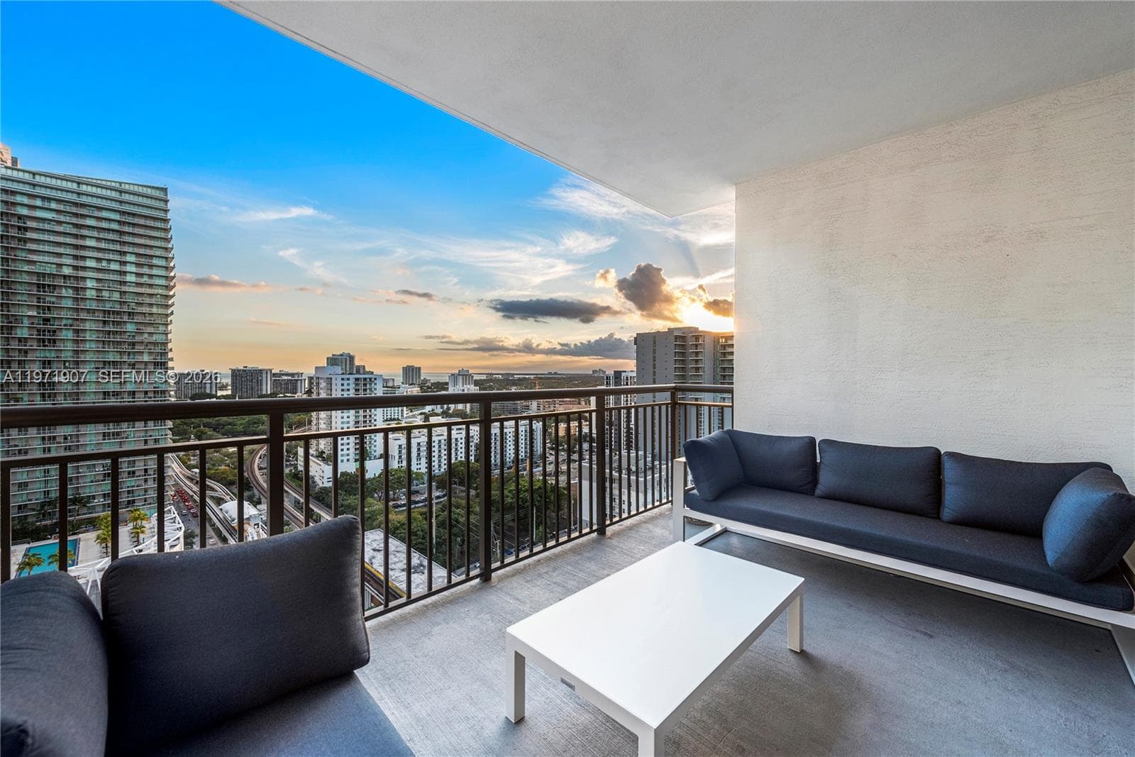 999 SW 1st Ave # 2204, Miami FL 33130 — 31