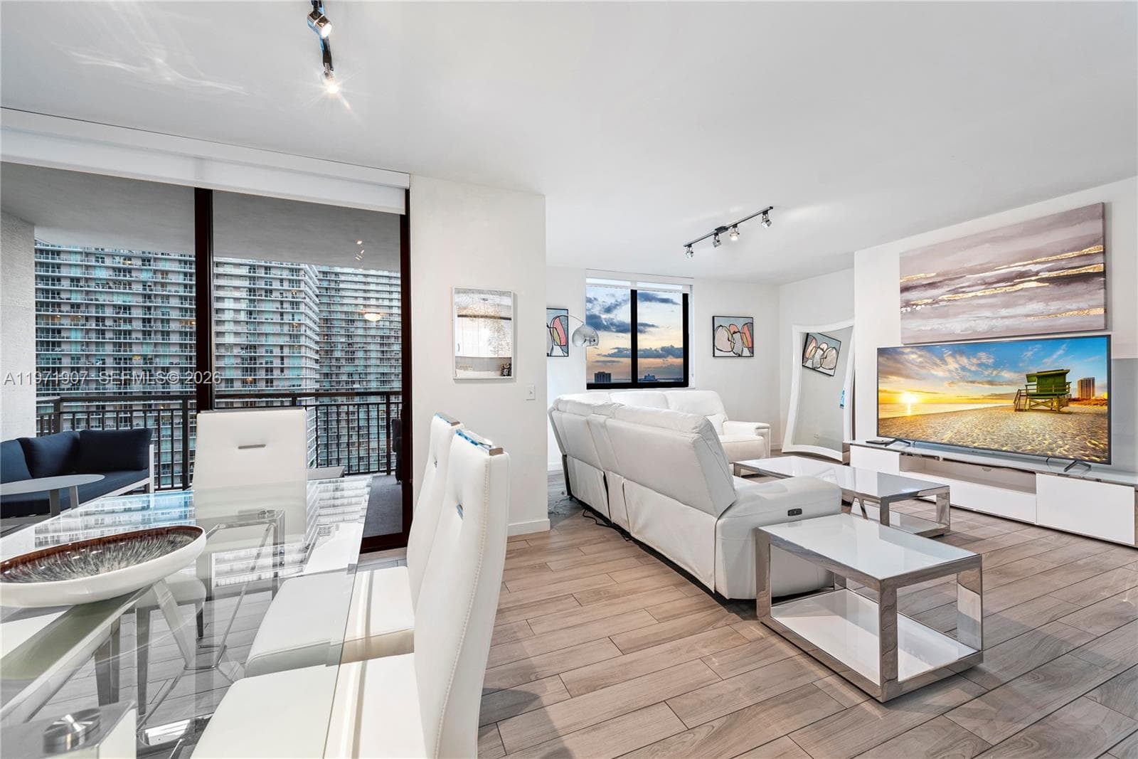 999 SW 1st Ave # 2204, Miami FL 33130 — 4