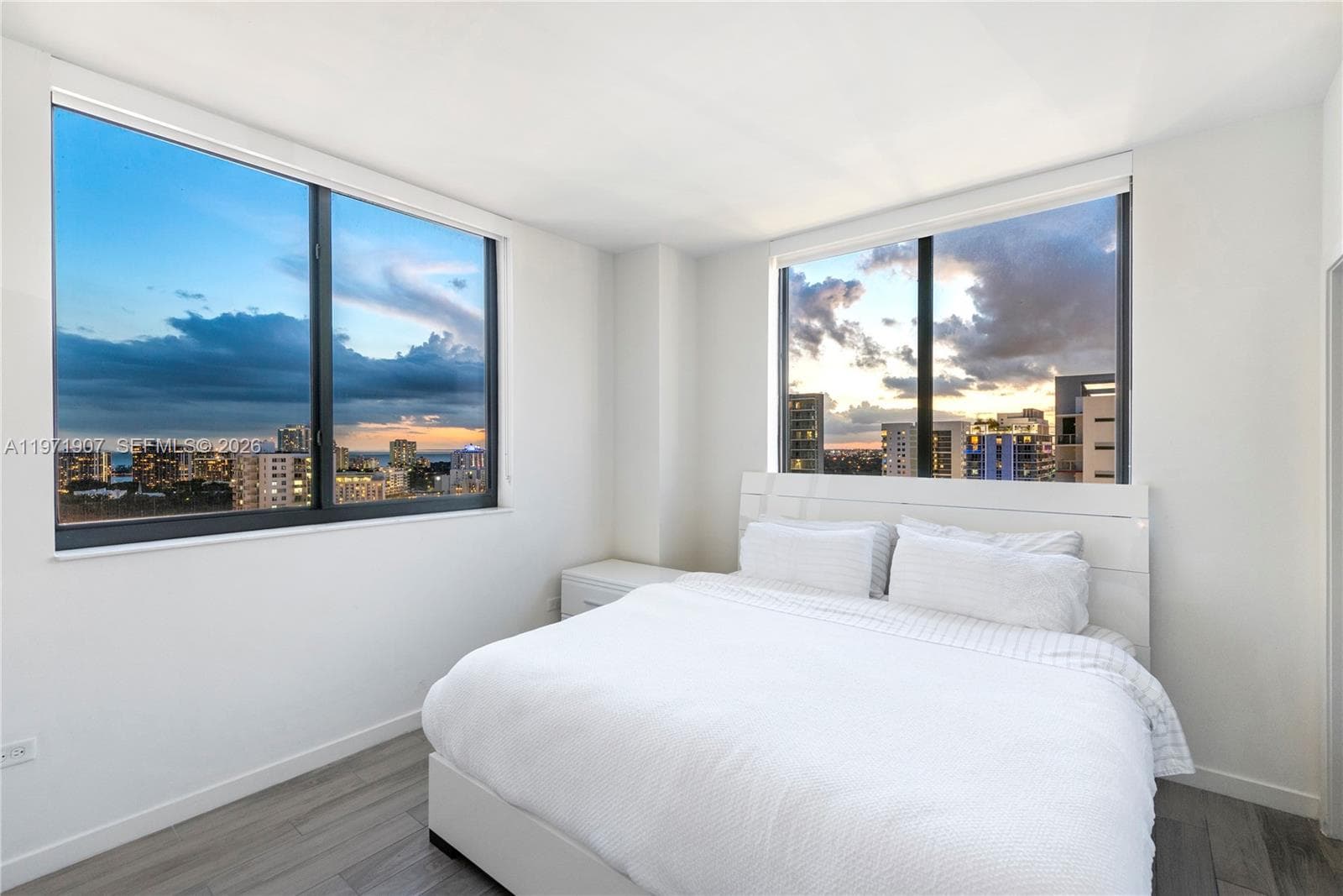 999 SW 1st Ave # 2204, Miami FL 33130 — 21