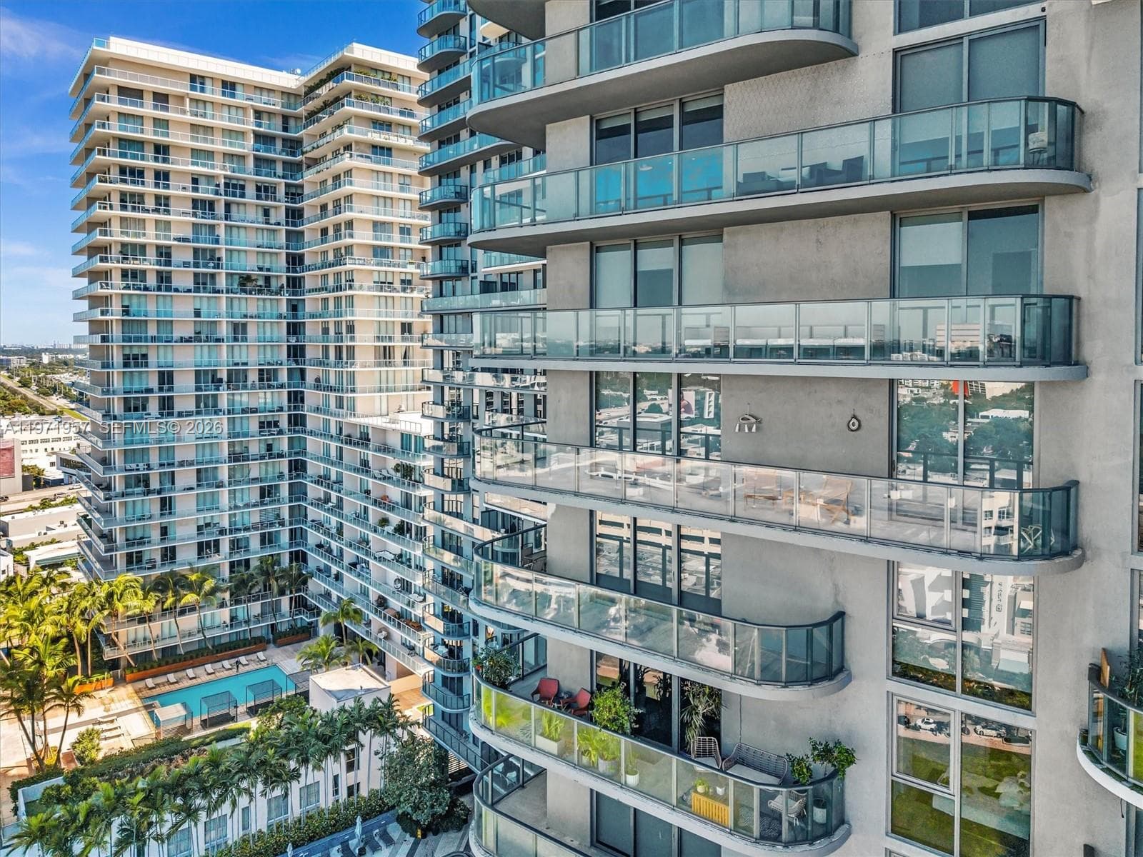 121 NE 34th St # 2016, Miami FL 33137 — 52