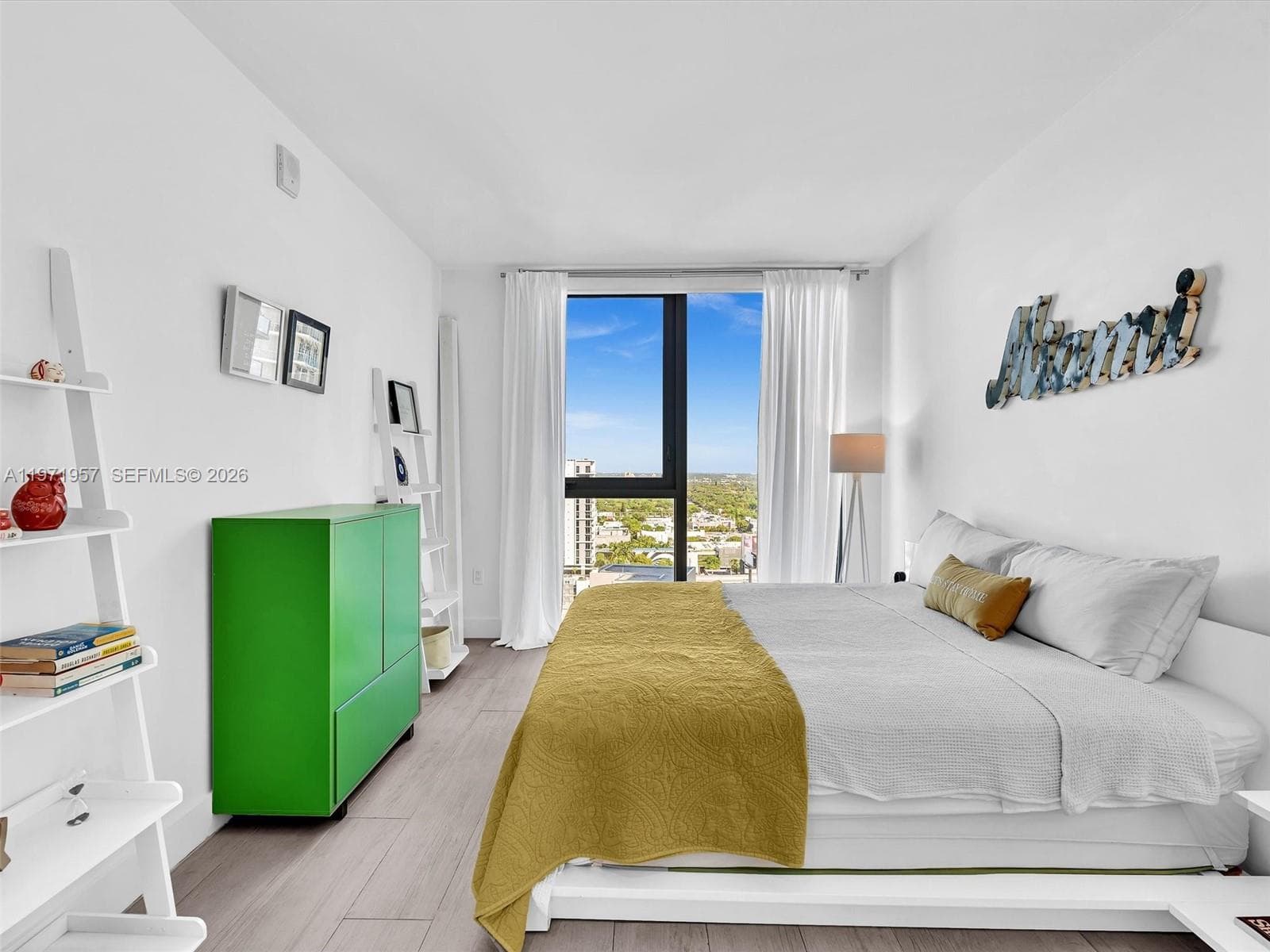 121 NE 34th St # 2016, Miami FL 33137 — 42