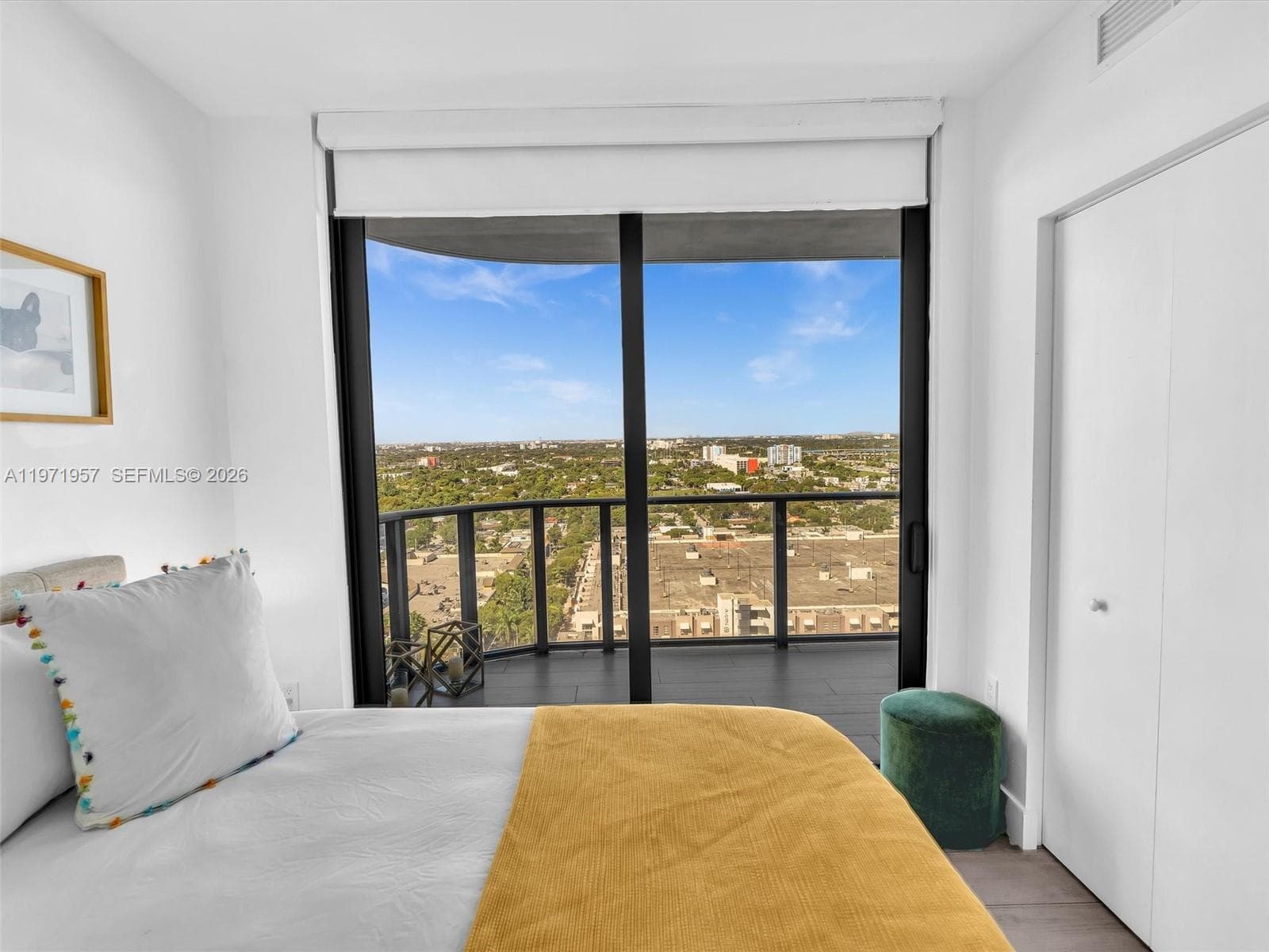 121 NE 34th St # 2016, Miami FL 33137 — 36