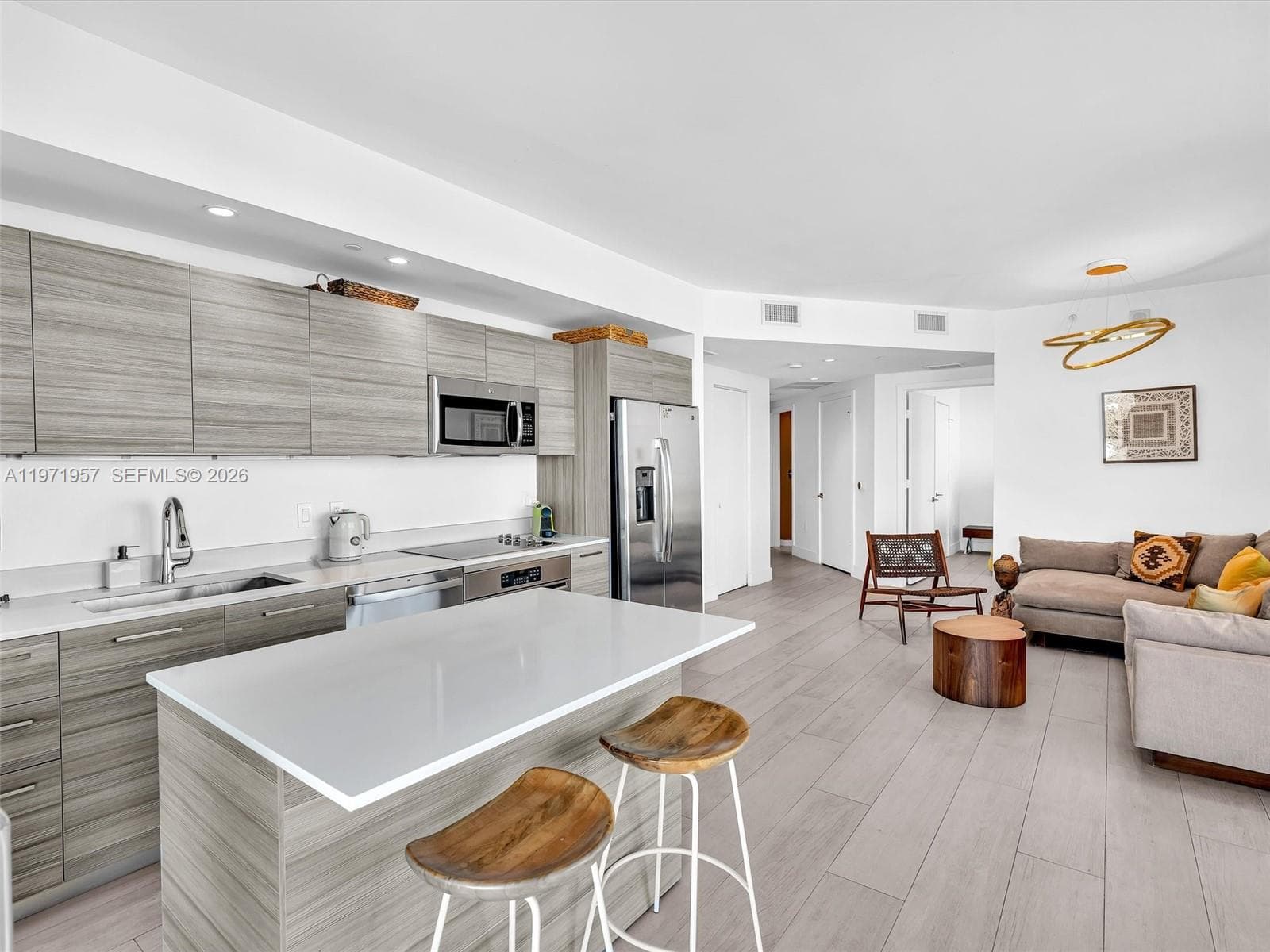 121 NE 34th St # 2016, Miami FL 33137 — 34