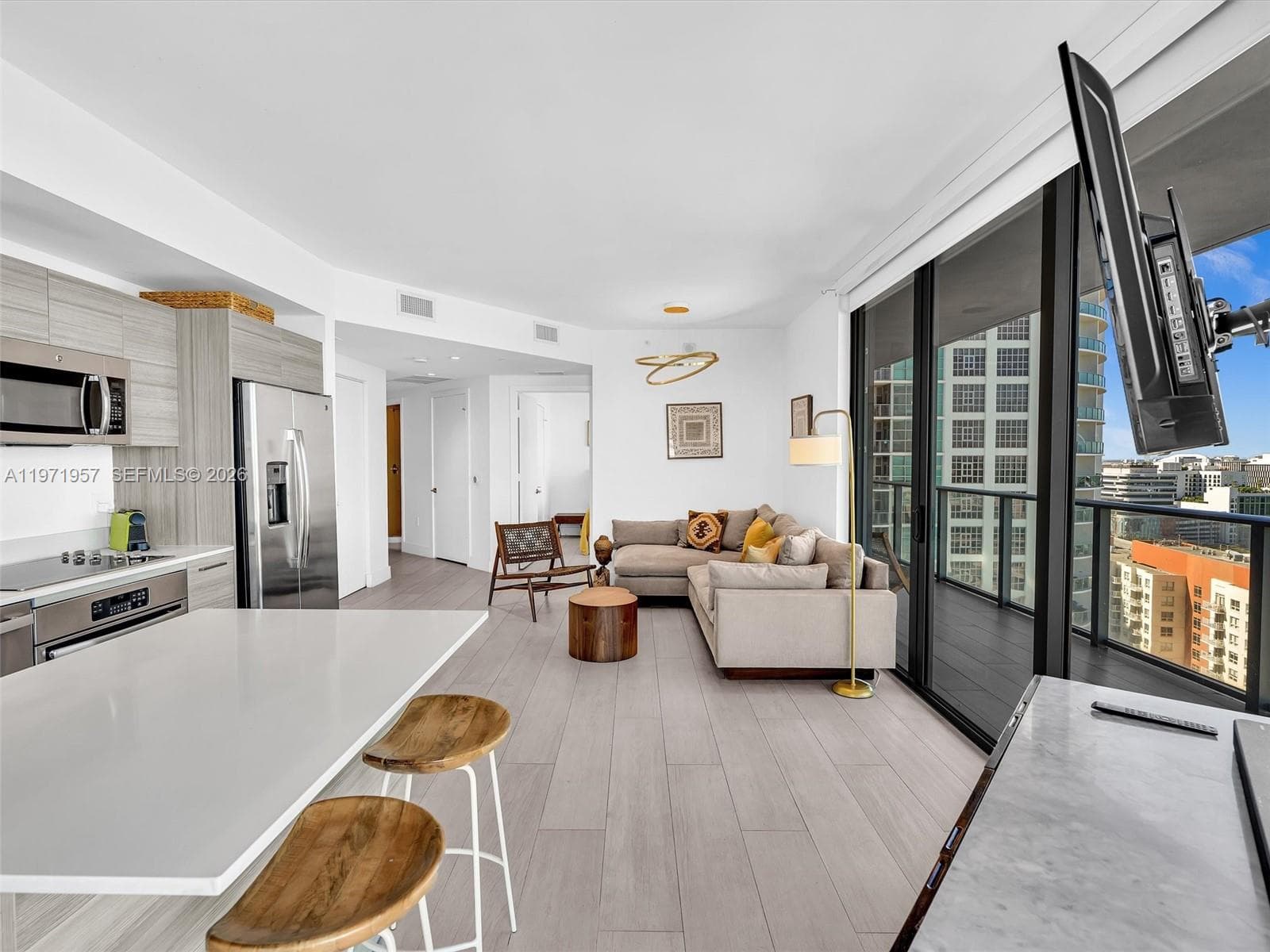 121 NE 34th St # 2016, Miami FL 33137 — 33