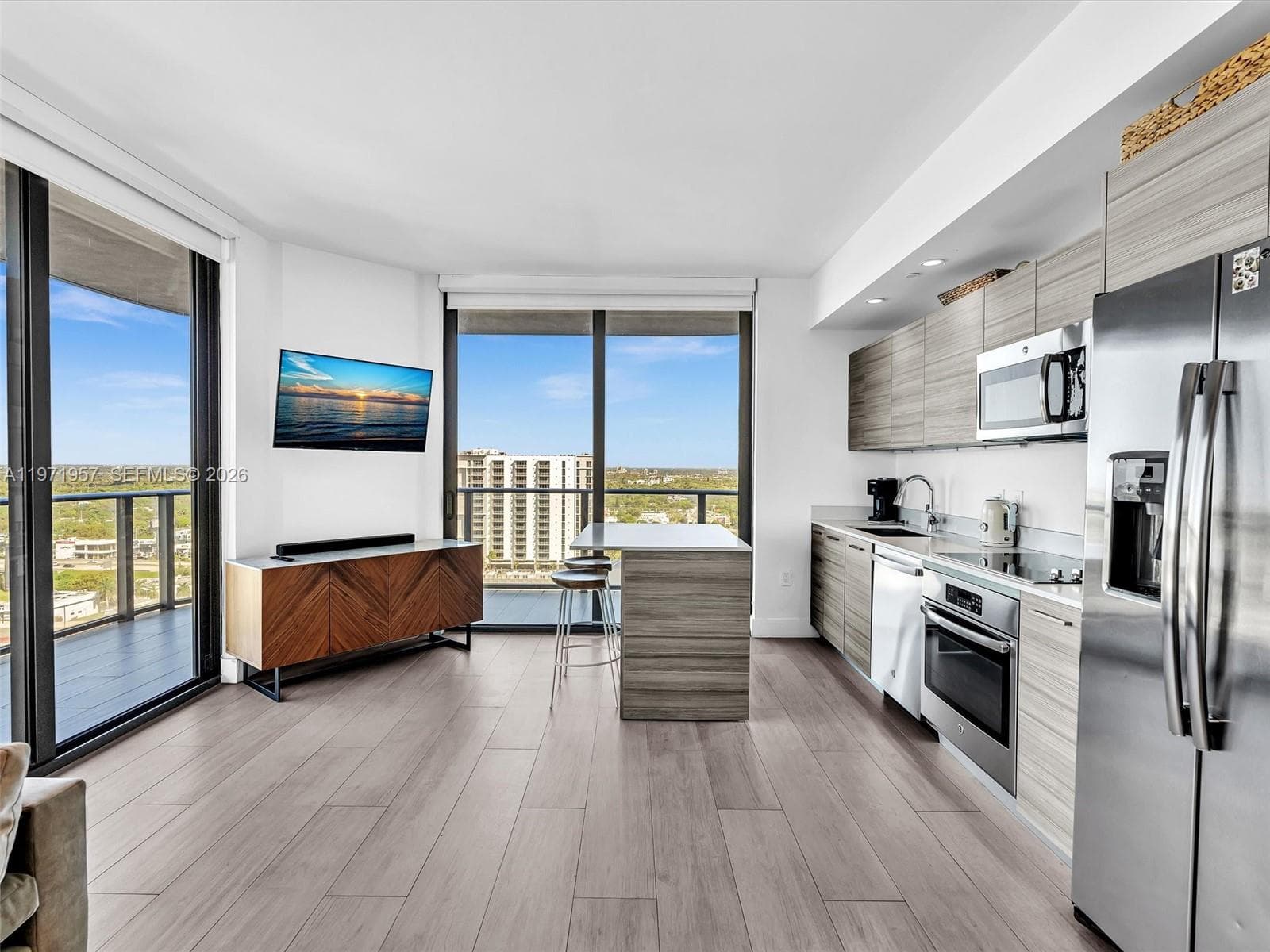 121 NE 34th St # 2016, Miami FL 33137 — 14