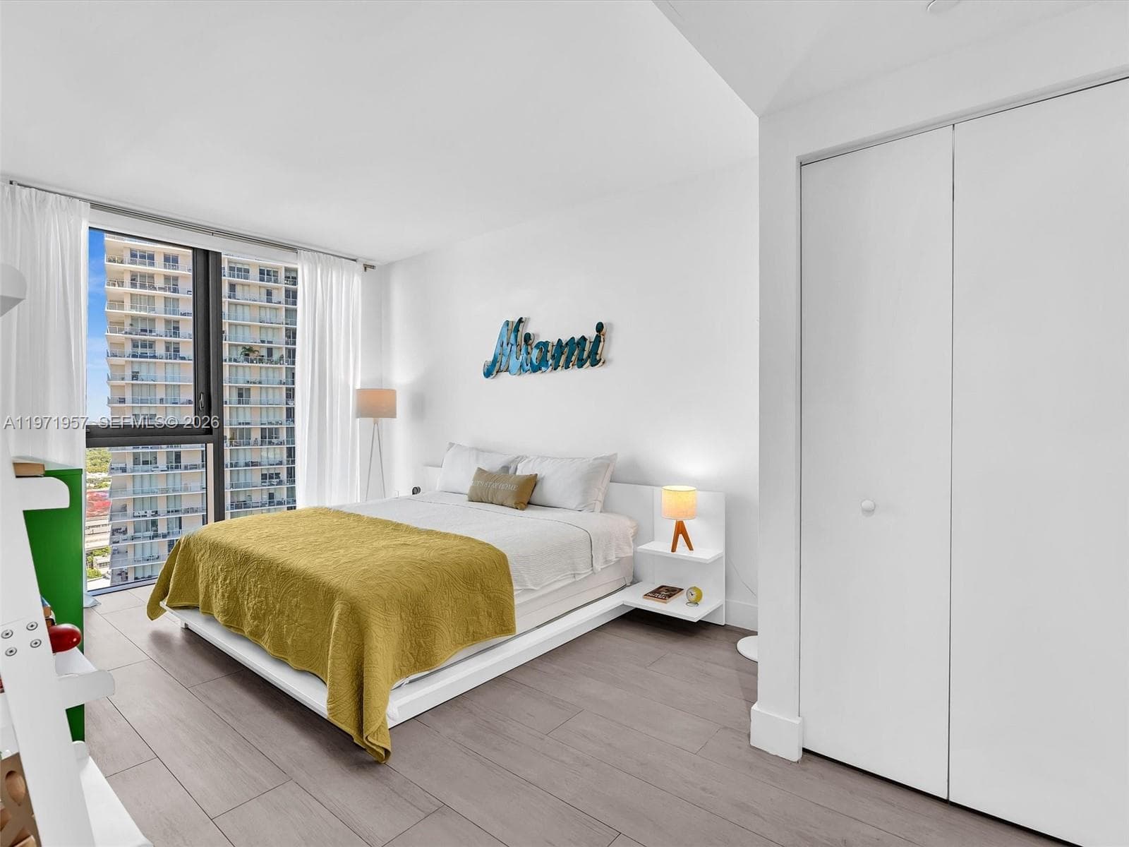 121 NE 34th St # 2016, Miami FL 33137 — 41