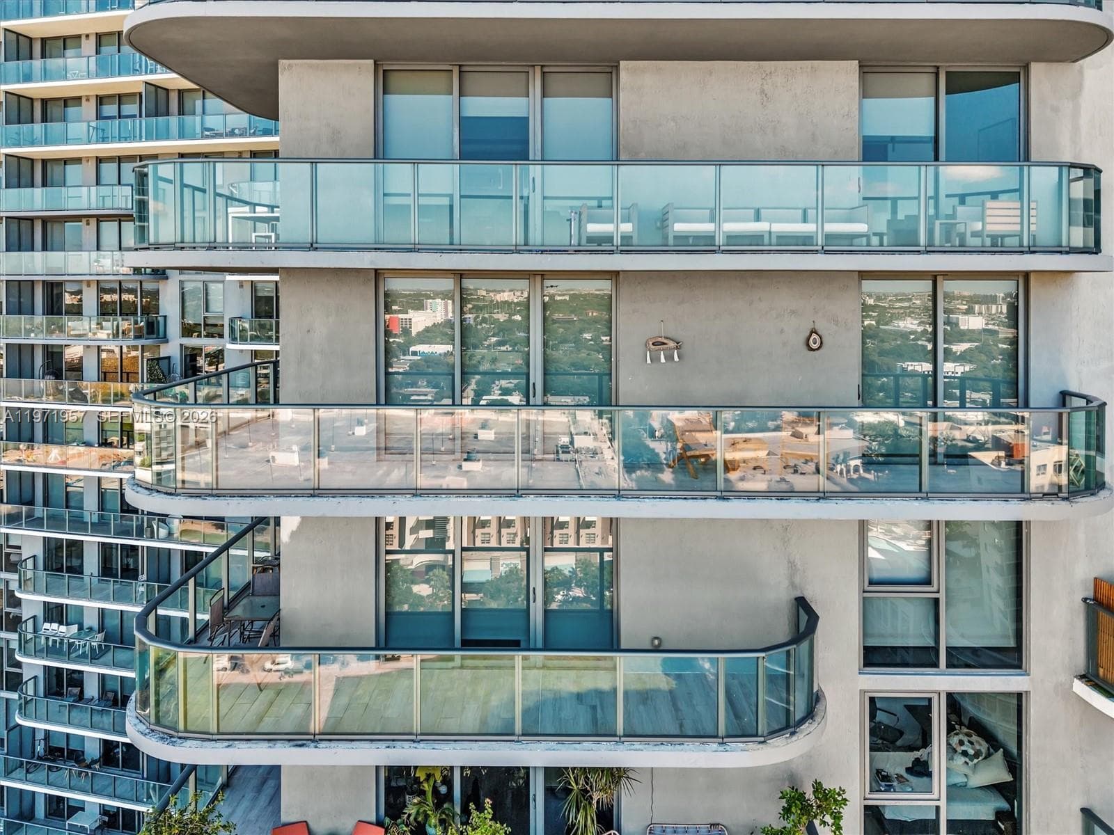 121 NE 34th St # 2016, Miami FL 33137 — 51