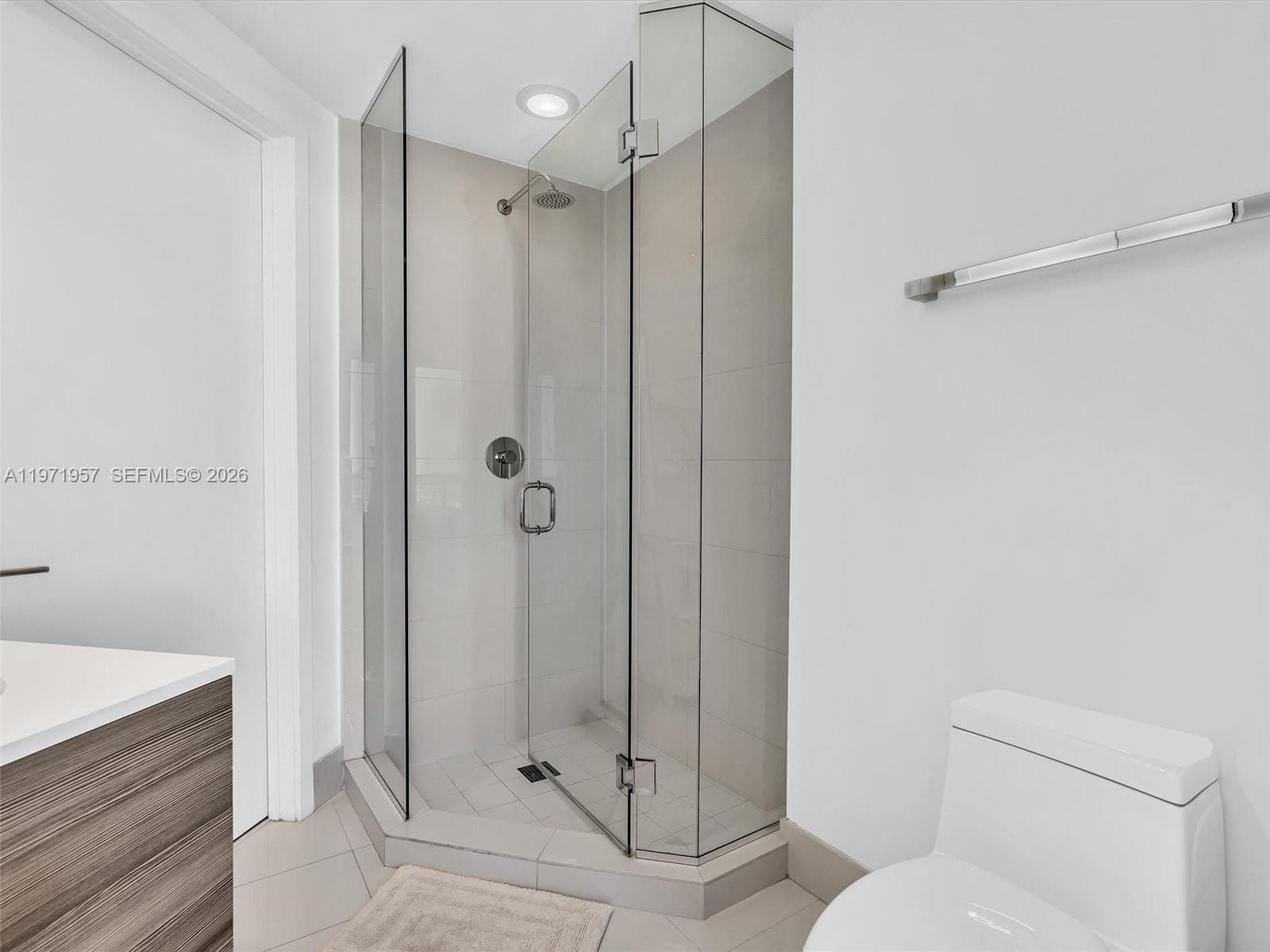 121 NE 34th St # 2016, Miami FL 33137 — 40