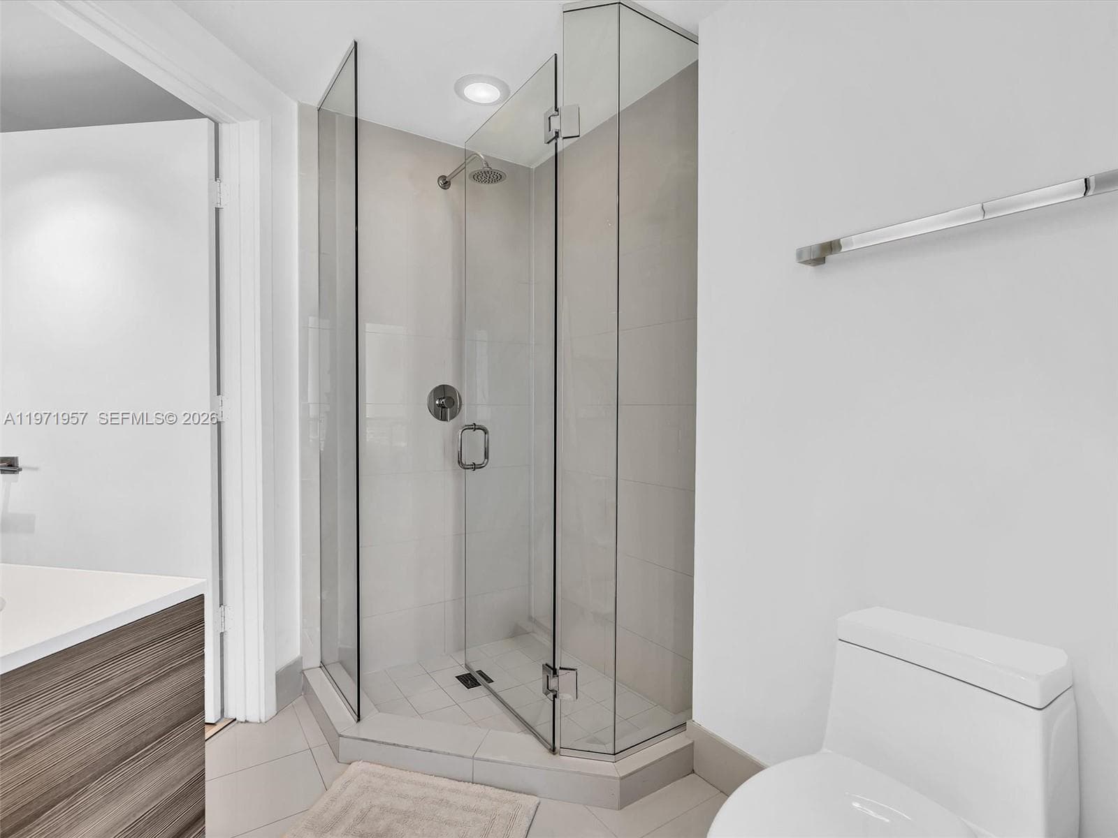 121 NE 34th St # 2016, Miami FL 33137 — 39