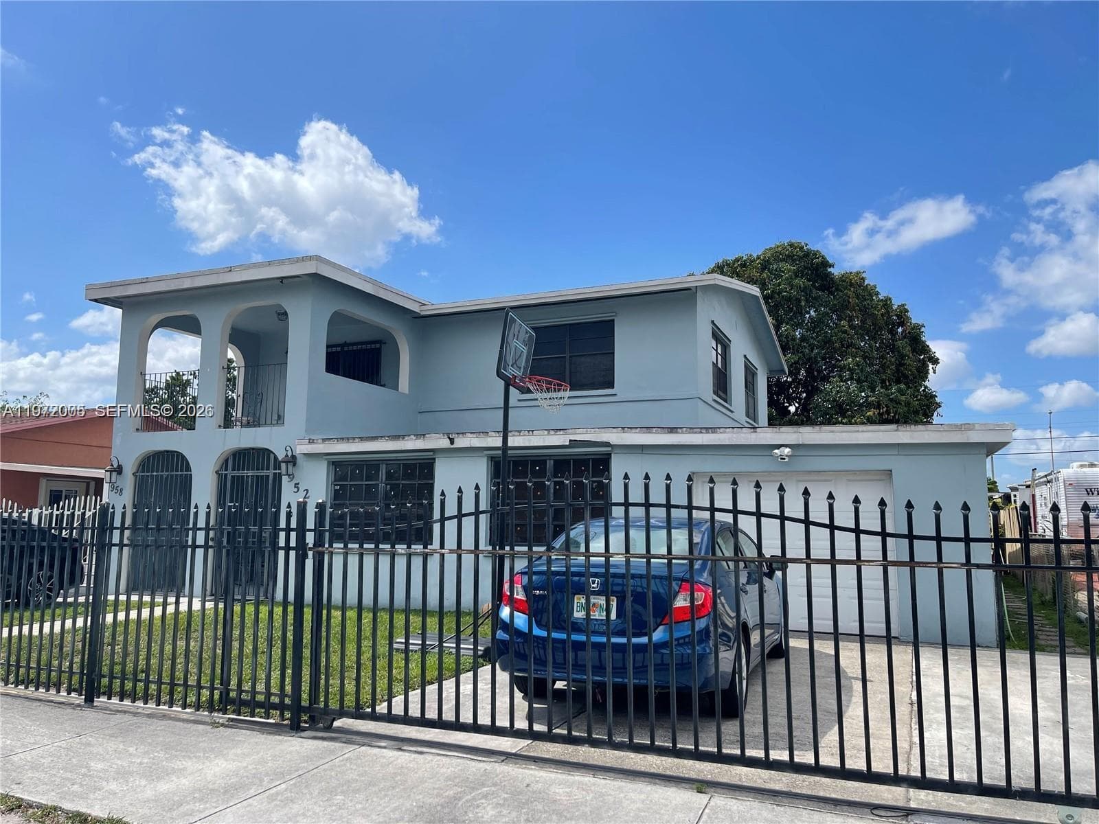 952 E 19th St, Hialeah FL 33013 — 1