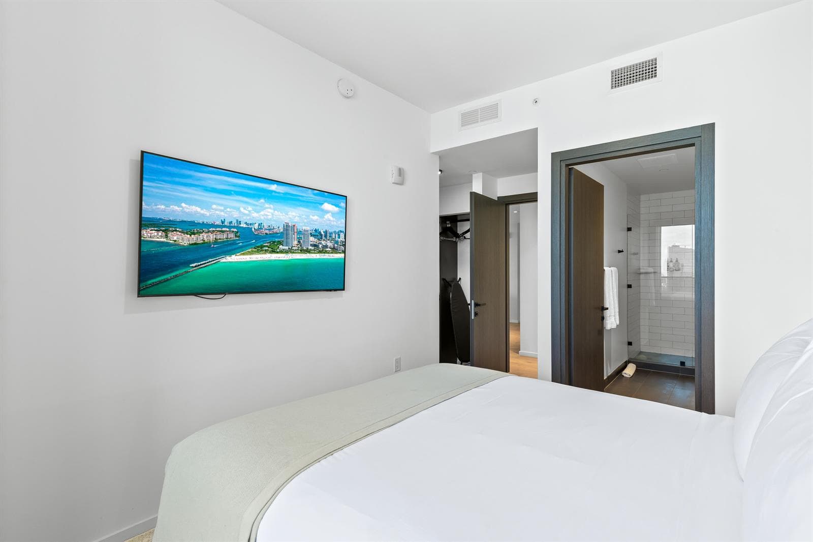 398 NE 5th Street # 4618, Miami FL 33132 — 32