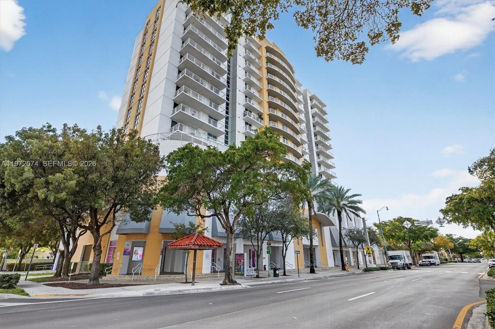 900 SW 8th St # 505, Miami FL 33130 — 2