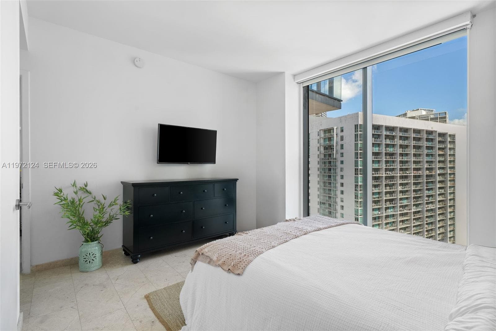 68 SE 6th St # 3209, Miami FL 33131 — 19