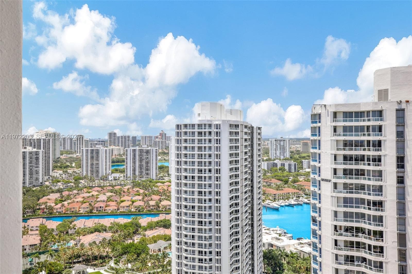 21200 Point Pl, Aventura FL 33180 — 57