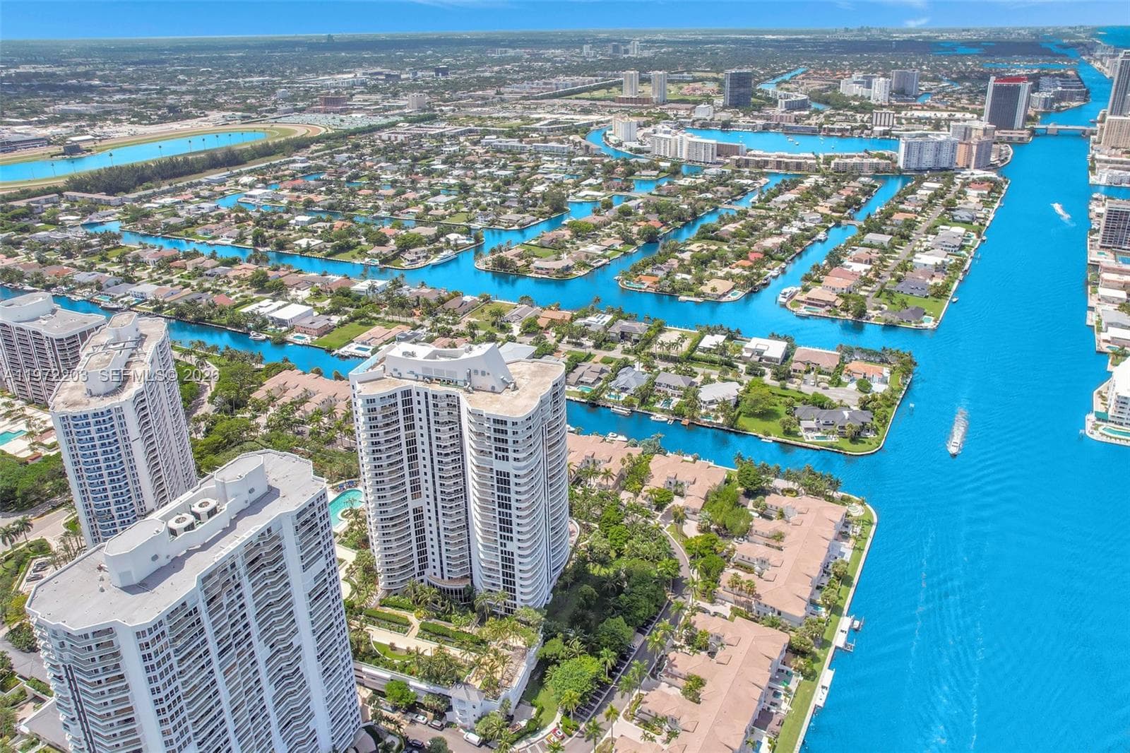 21200 Point Pl, Aventura FL 33180 — 90