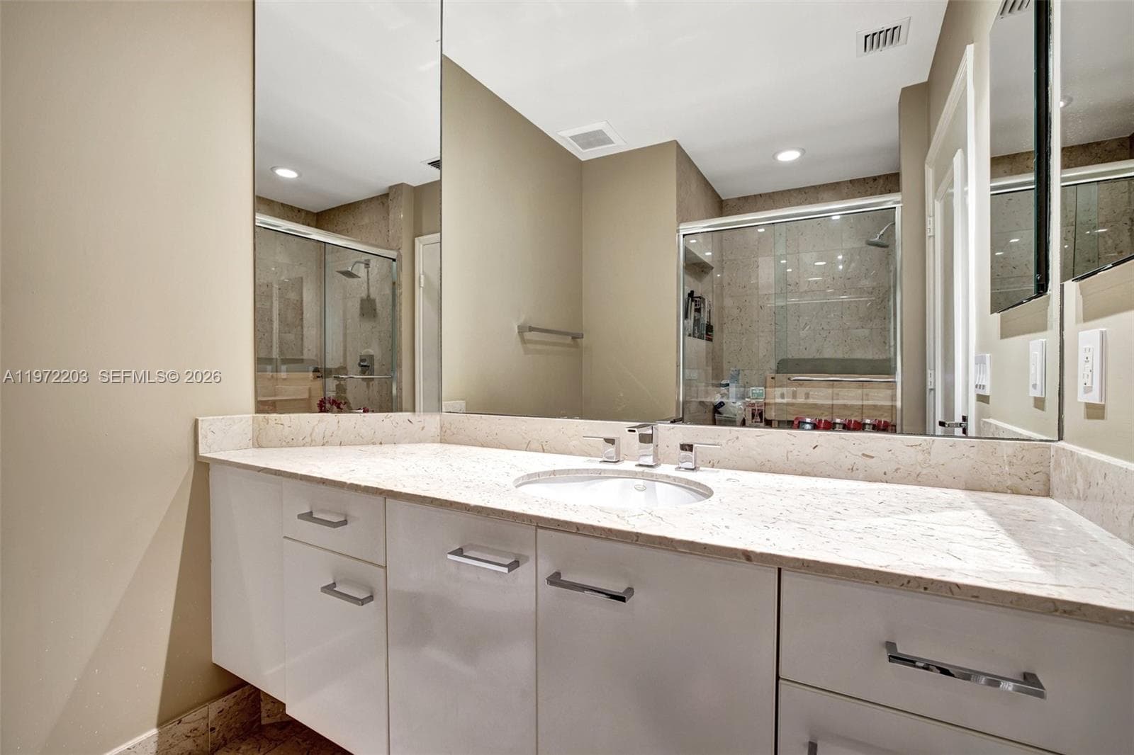 21200 Point Pl, Aventura FL 33180 — 61
