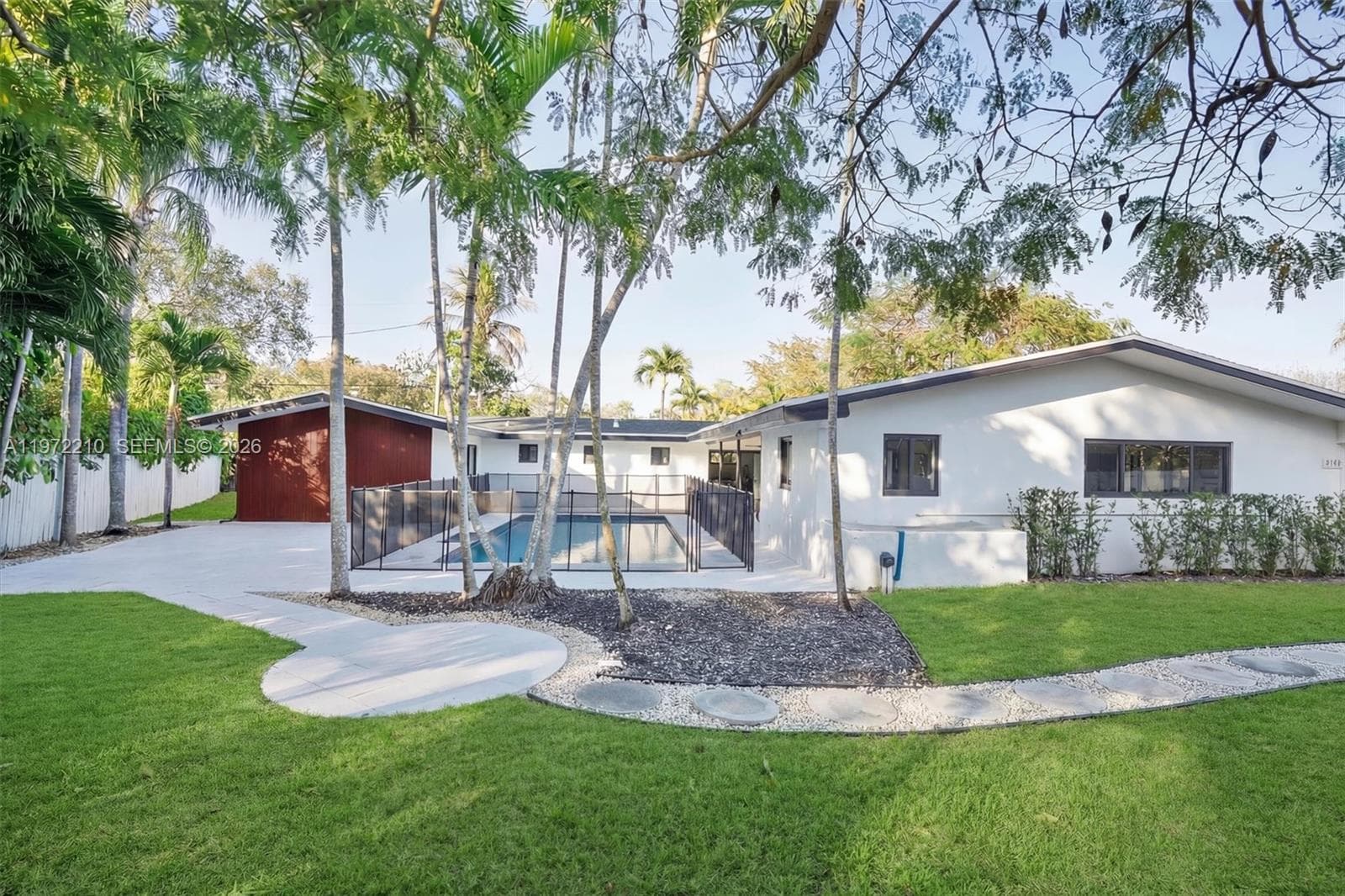 8201 SW 151st St, Palmetto Bay FL 33158 — 25