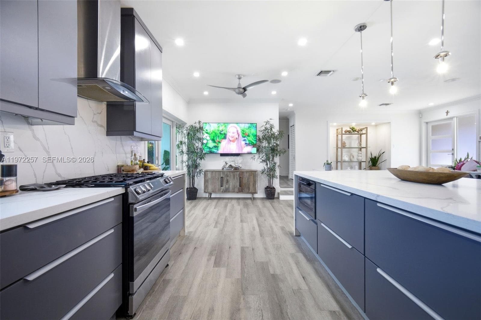 1871 NE 186th St, North Miami Beach FL 33179 — 17