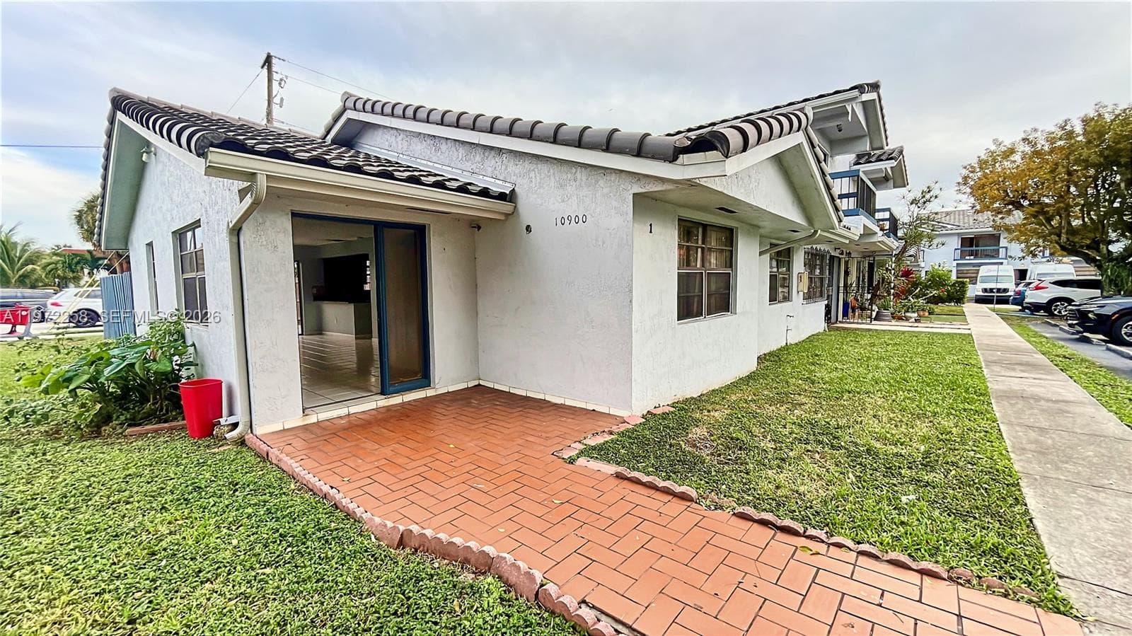 10900 NW 7th St # 101, Miami FL 33172 — 10