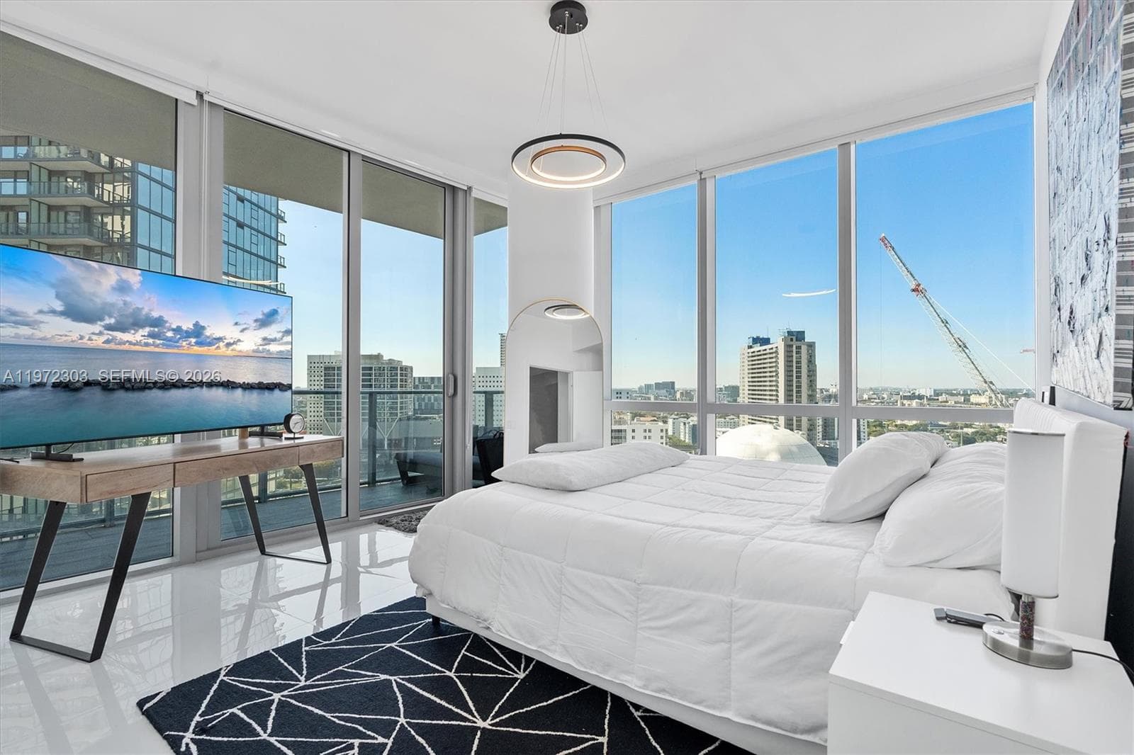 851 NE 1st Ave # 1712, Miami FL 33132 — 23