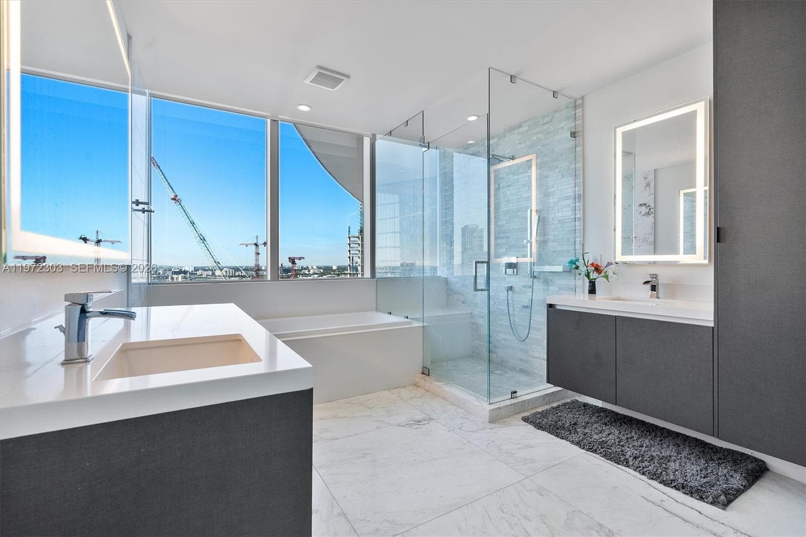 851 NE 1st Ave # 1712, Miami FL 33132 — 27