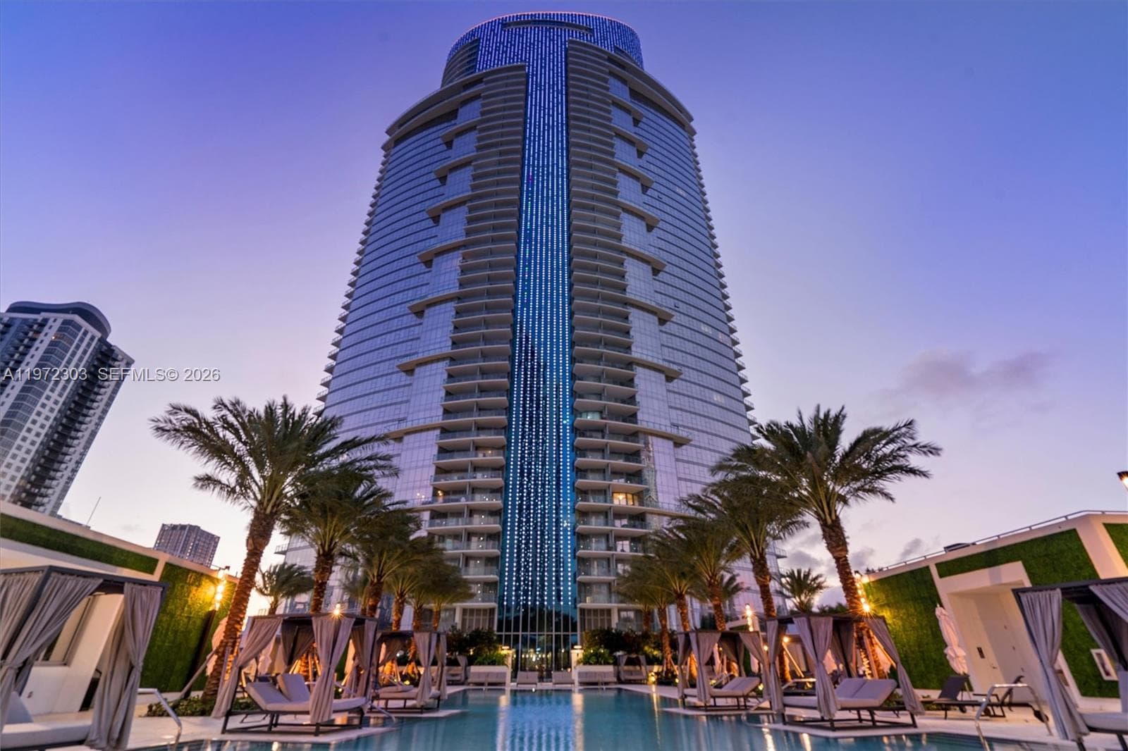 851 NE 1st Ave # 1712, Miami FL 33132 — 2