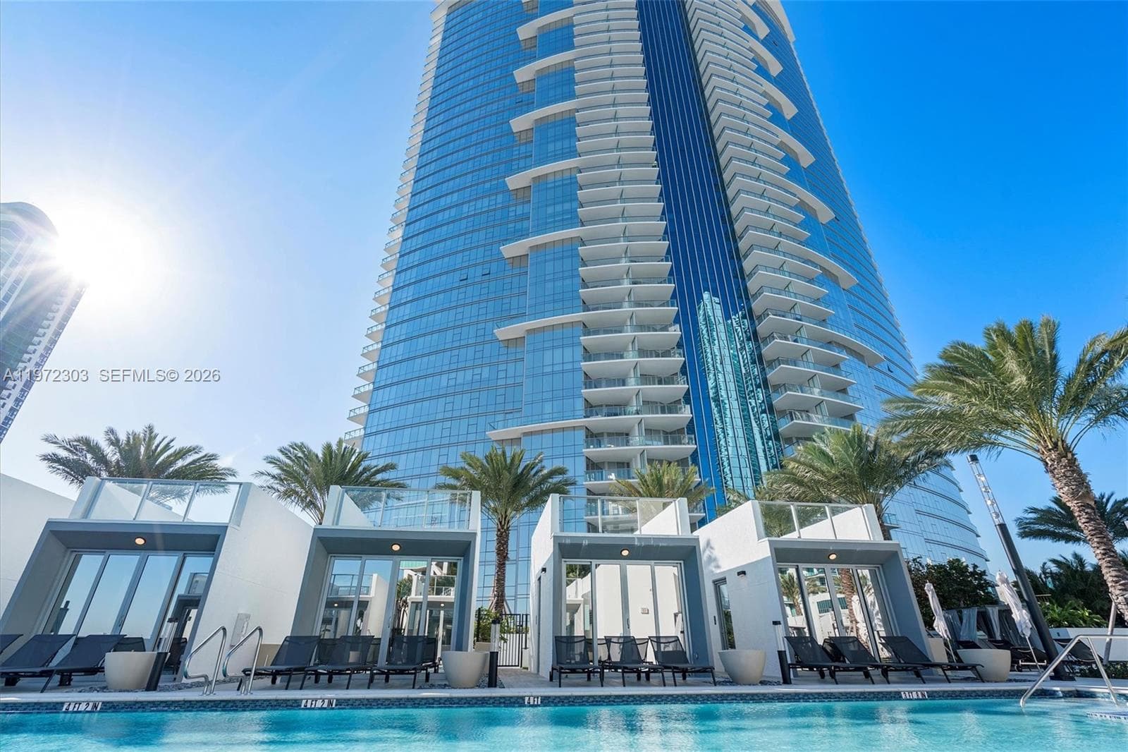 851 NE 1st Ave # 1712, Miami FL 33132 — 52