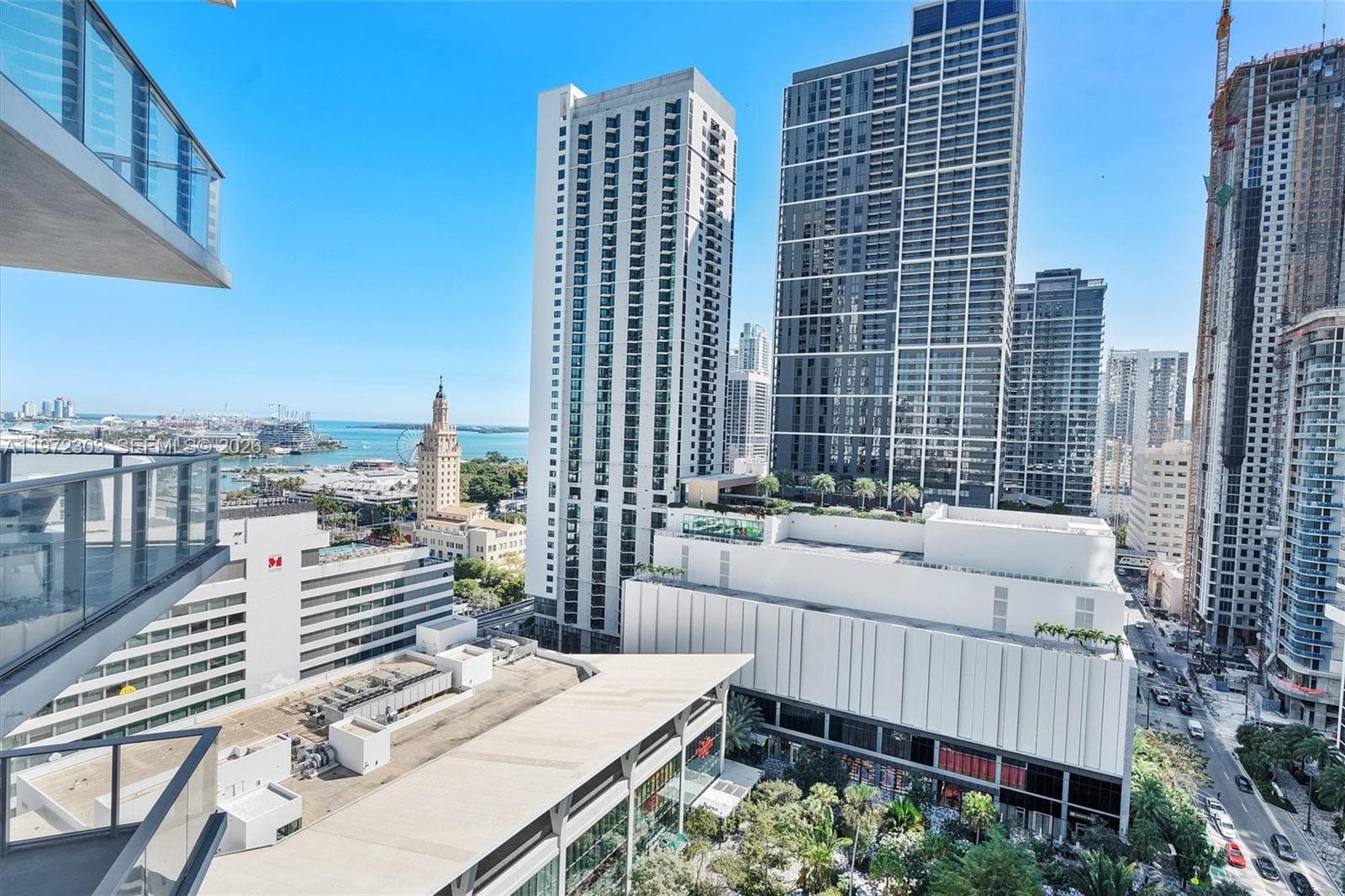 851 NE 1st Ave # 1712, Miami FL 33132 — 13
