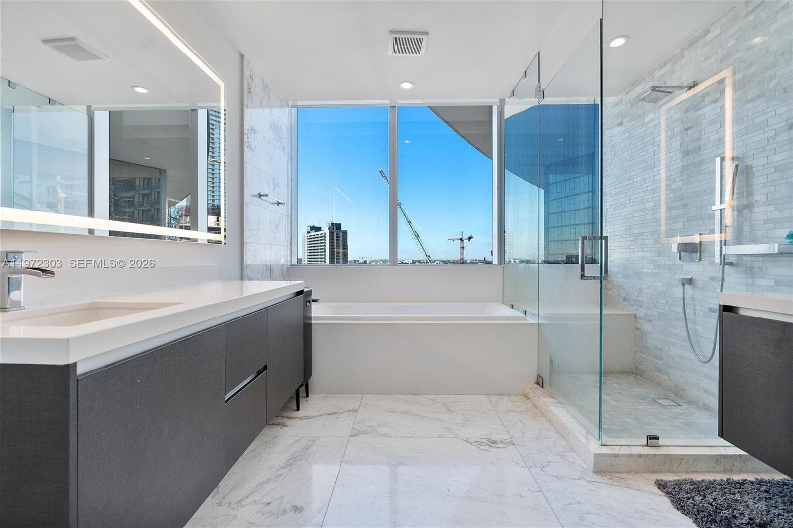 851 NE 1st Ave # 1712, Miami FL 33132 — 26