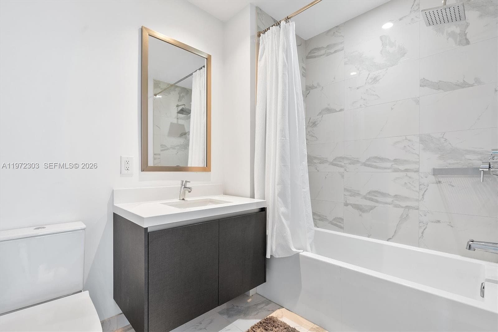 851 NE 1st Ave # 1712, Miami FL 33132 — 36