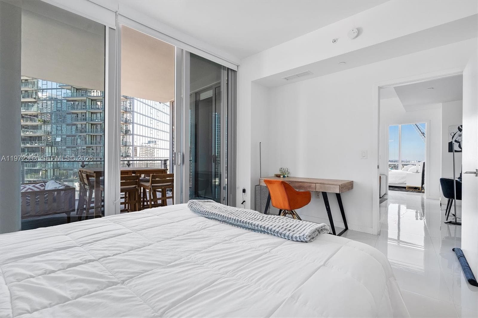851 NE 1st Ave # 1712, Miami FL 33132 — 34